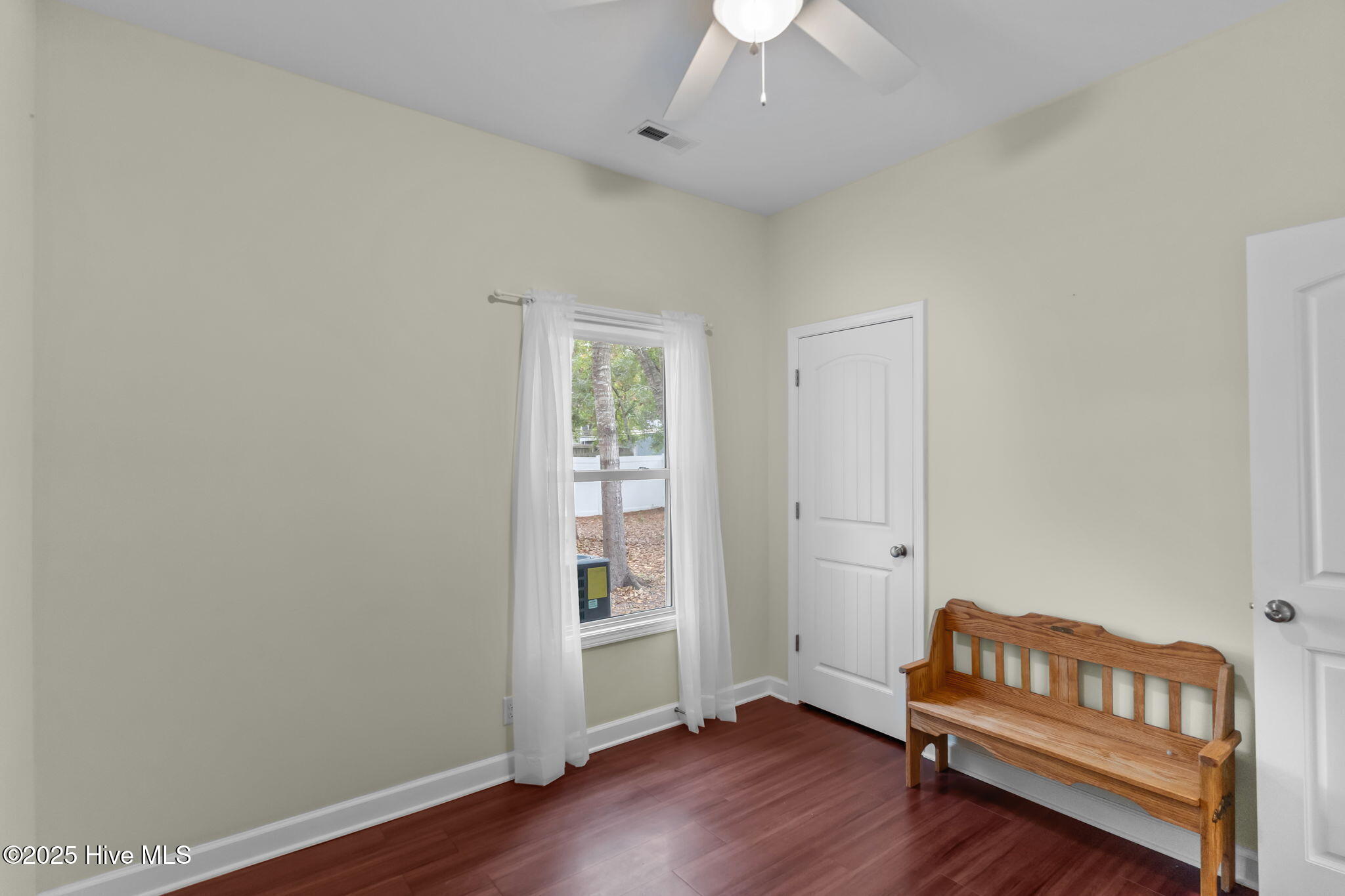 100543920 | Photo 15