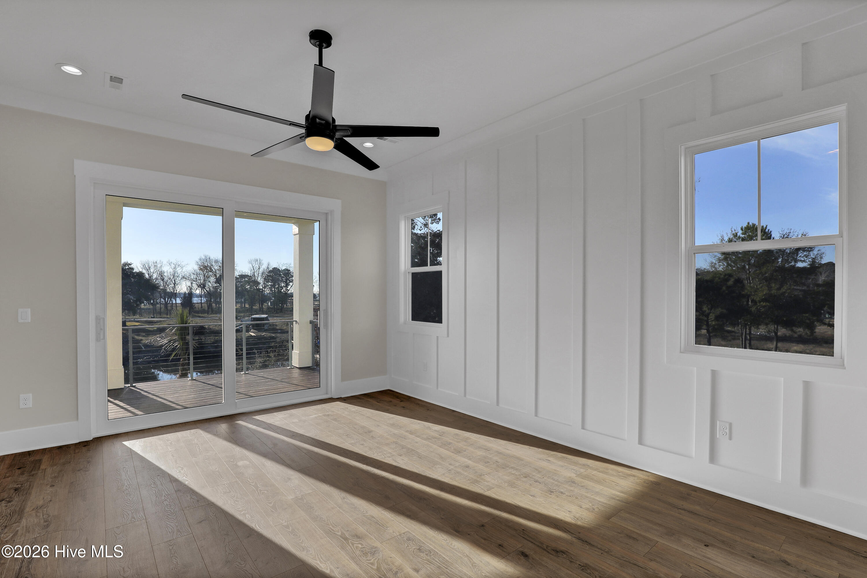 100566719 | Photo 16