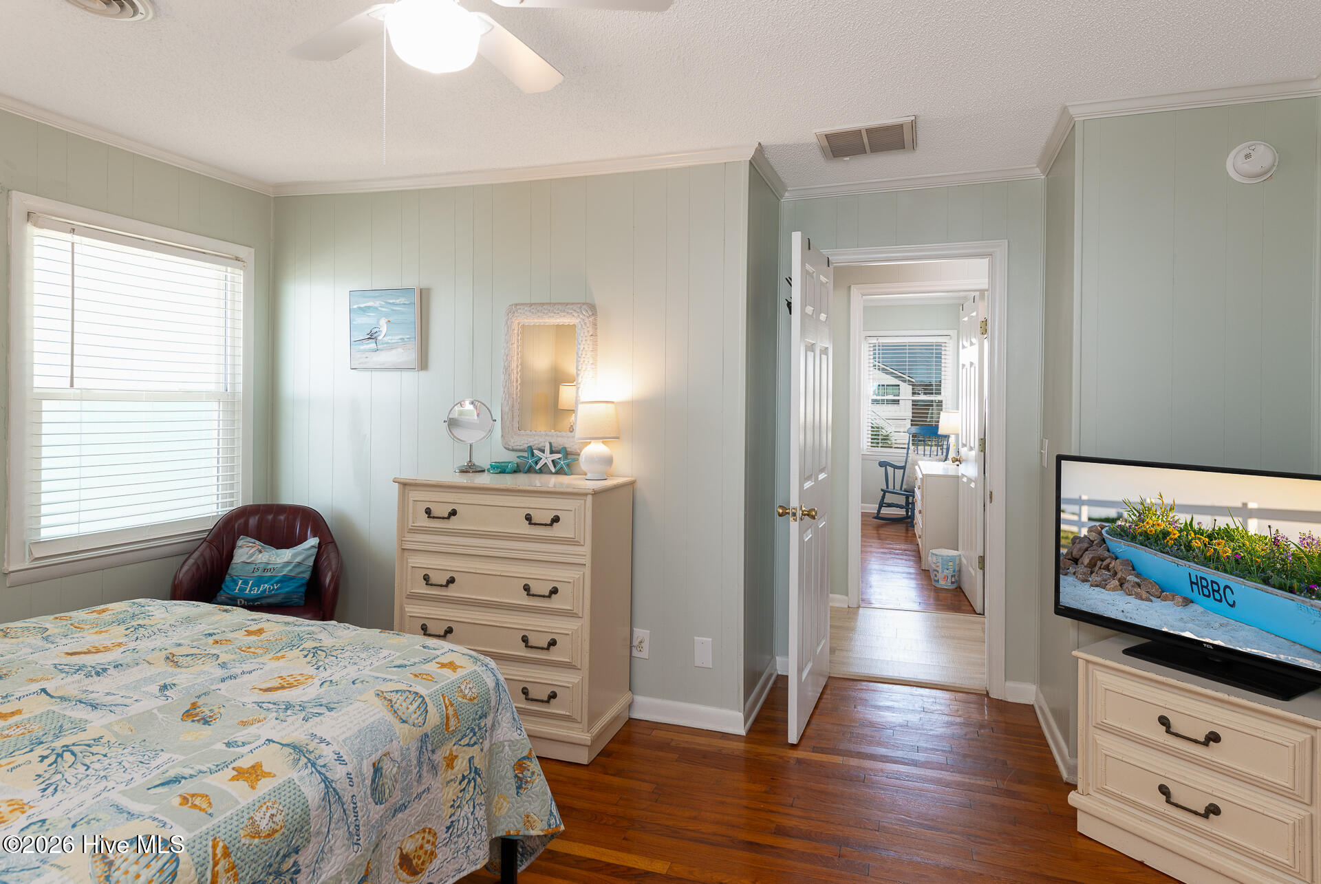 100560941 | Photo 17