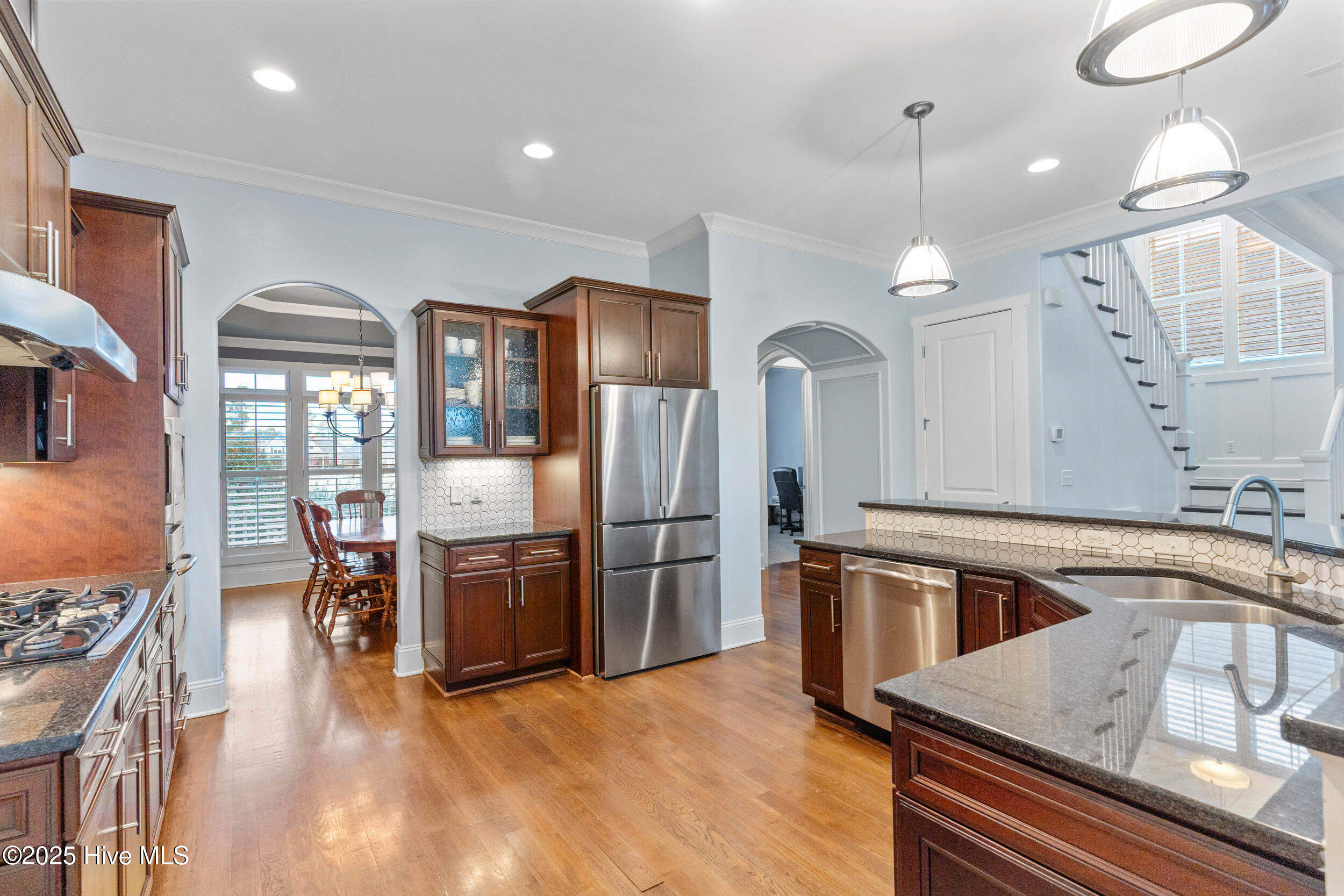 100524875 | Photo 12