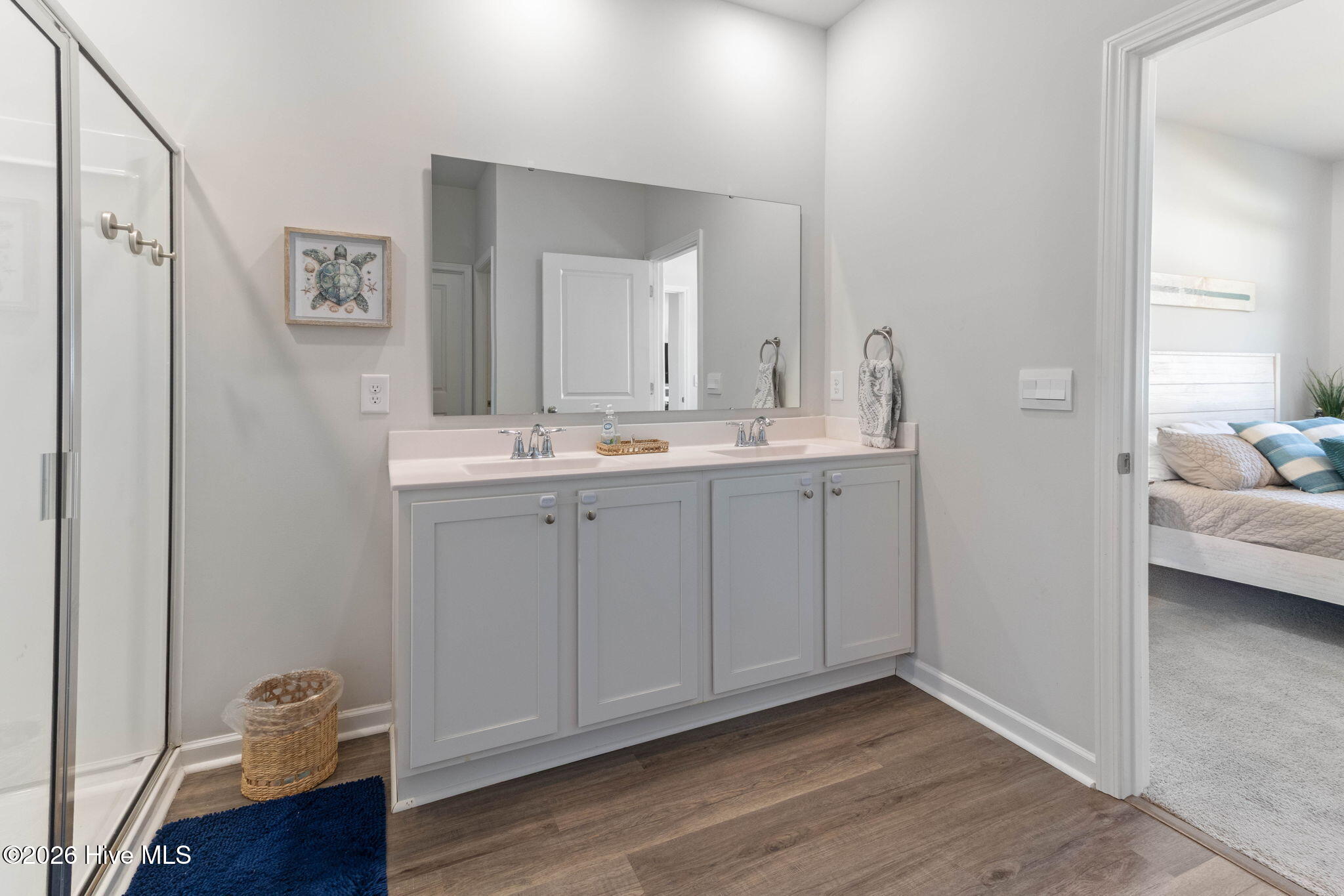 100561989 | Photo 26