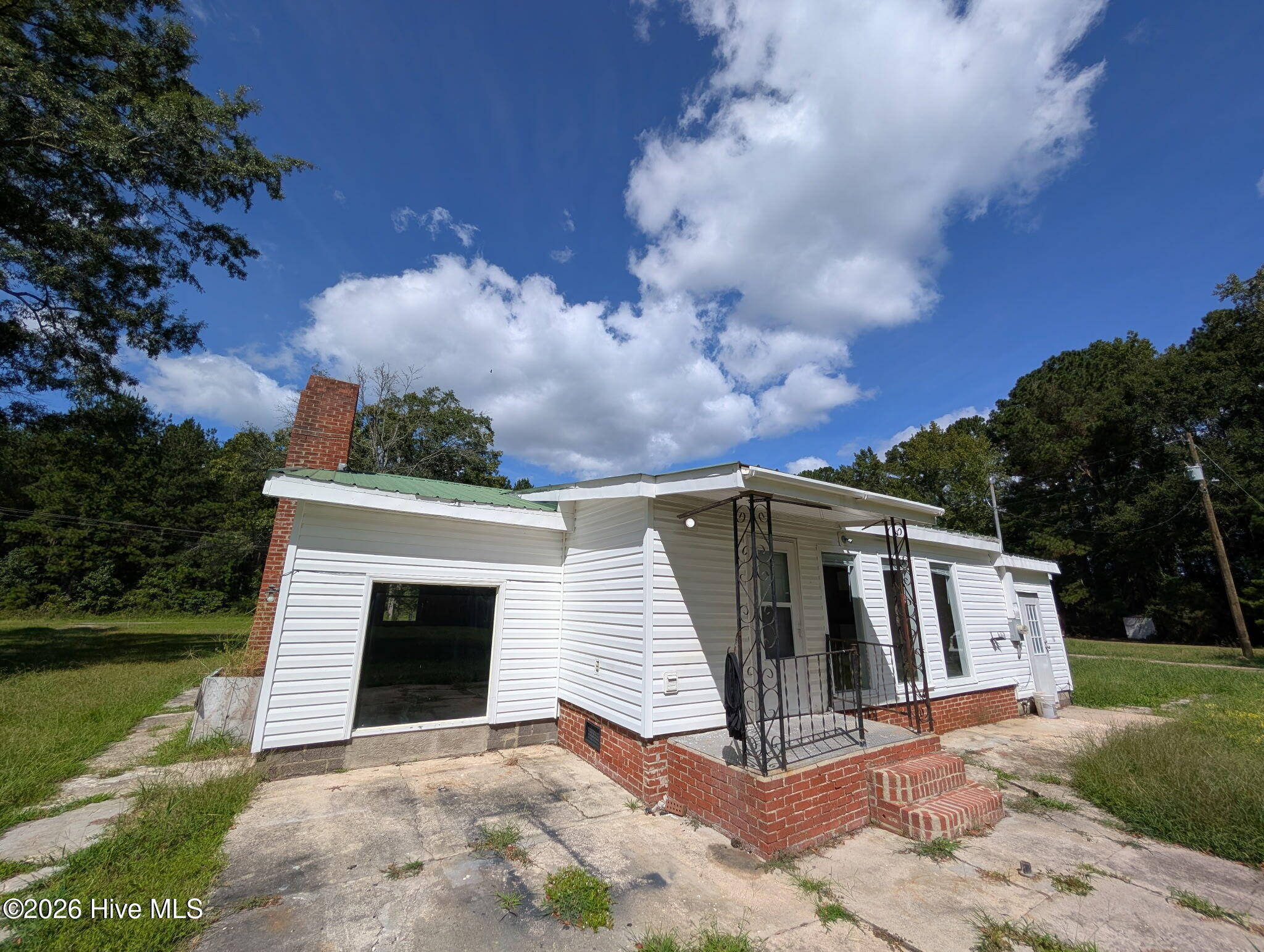 Photo 3 of Single family home for sale at 2240 Clay Btm School Rd, Chocowinity, NC 27817 | MLS# 100583869 | Listing updated on 2026-09-20