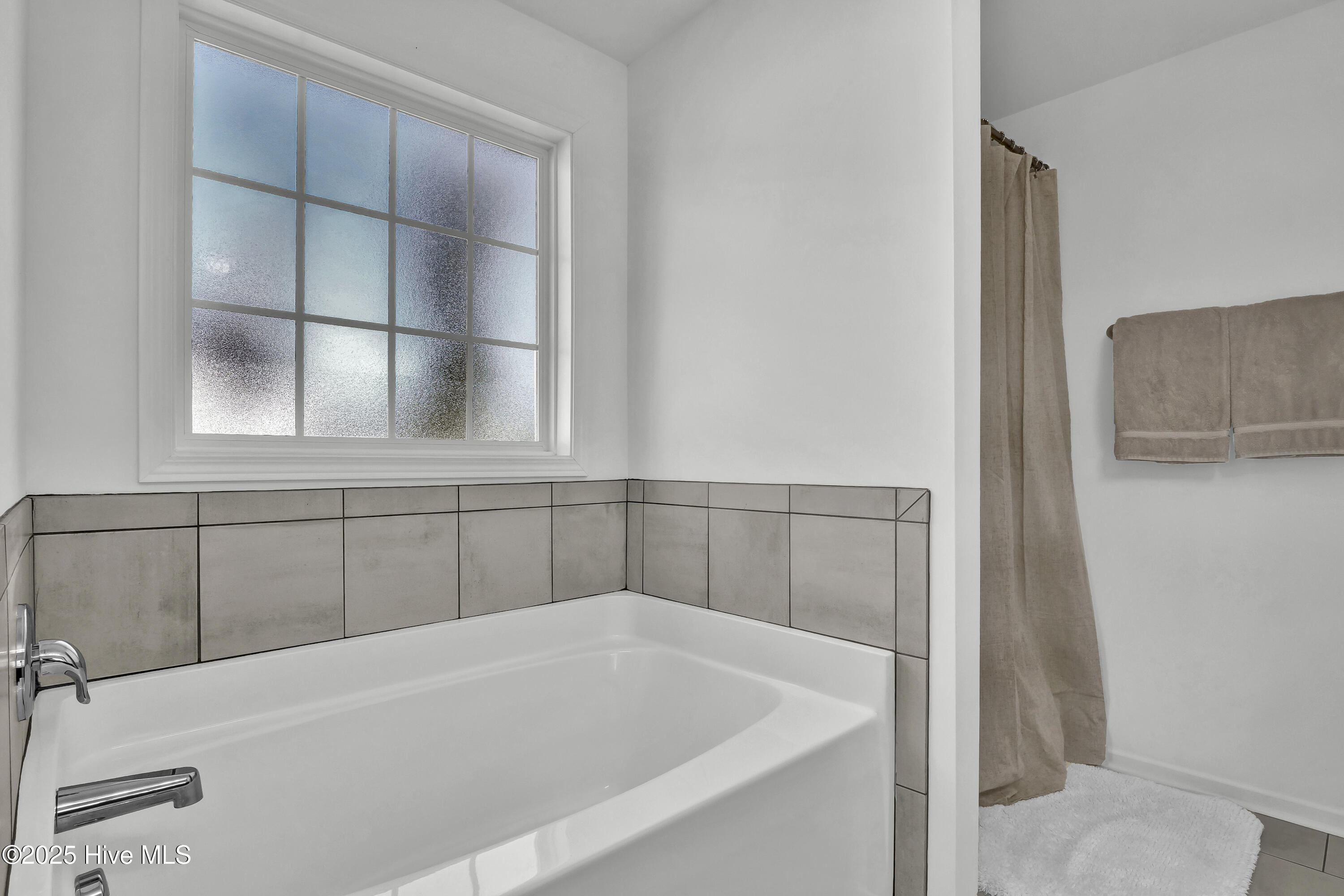 100537920 | Photo 23