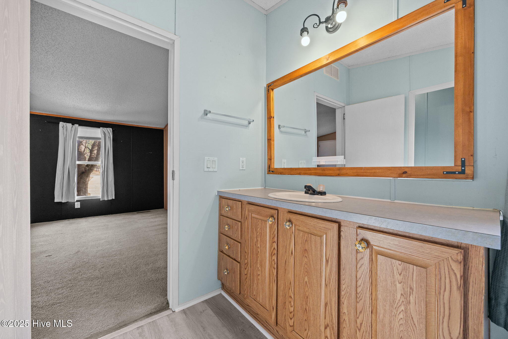 100546042 | Photo 22