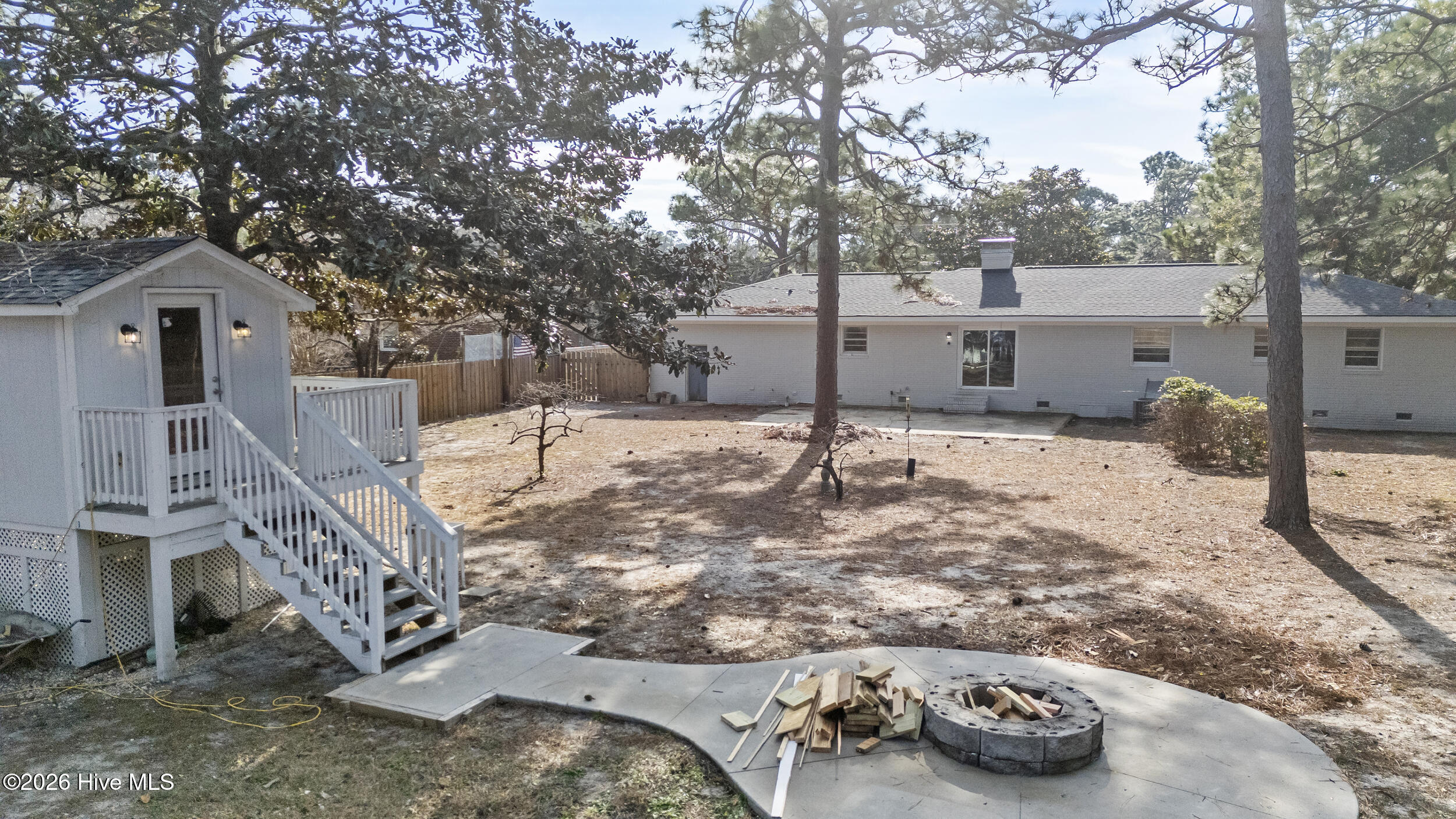 100548079 | Photo 49