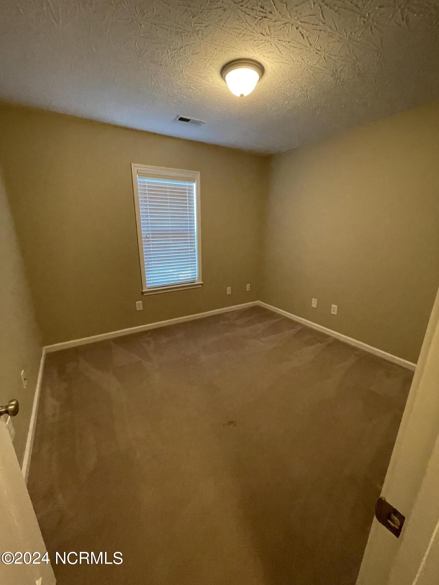 100545449 | Photo 15