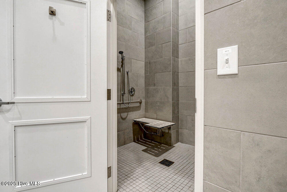 100541621 | Photo 63