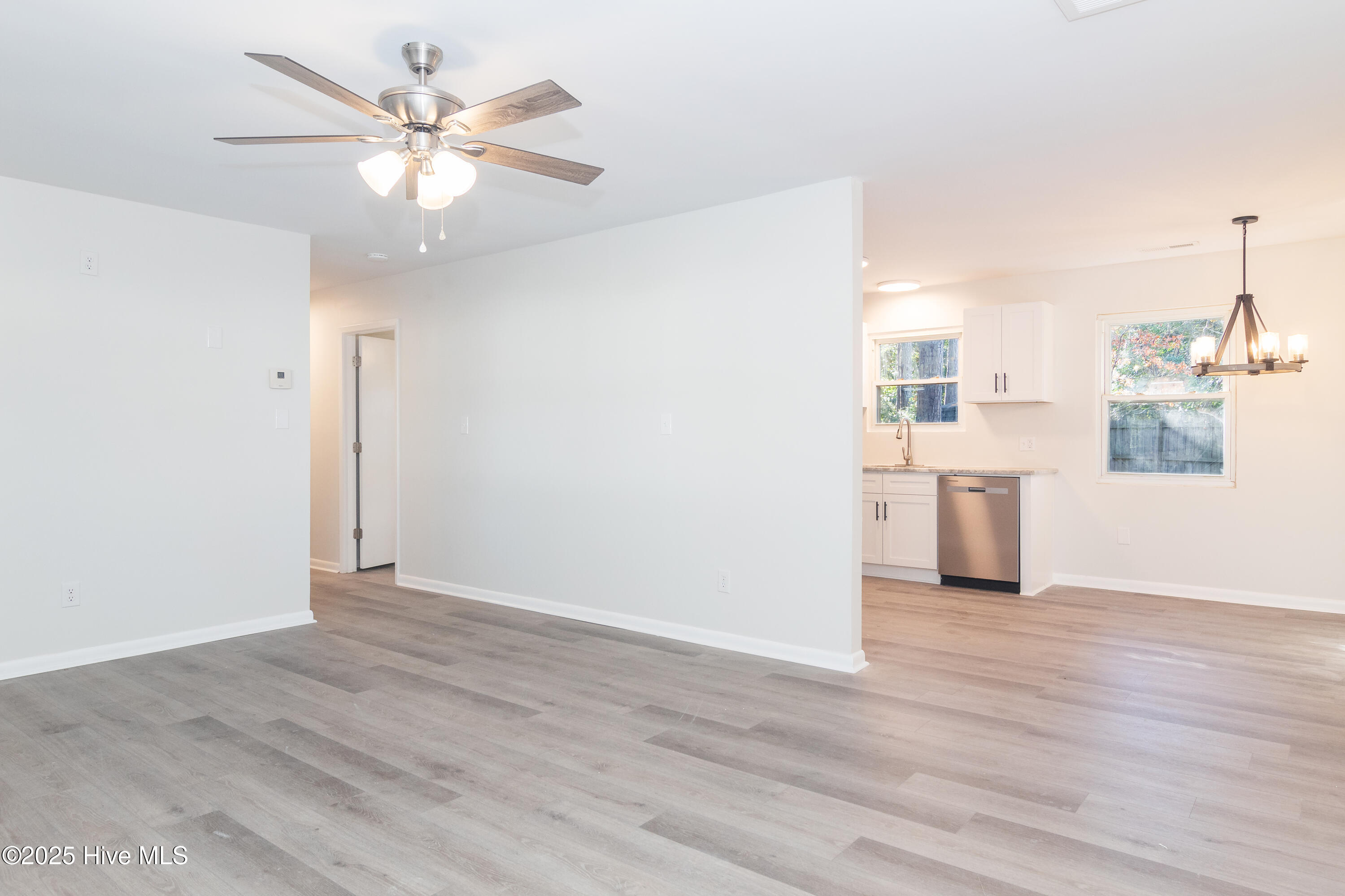 100541457 | Photo 18