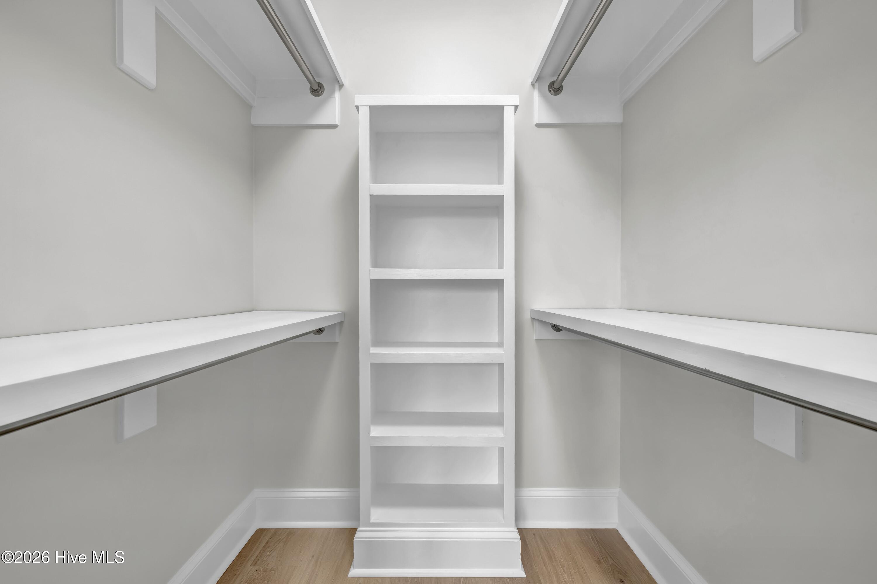 100552340 | Photo 41