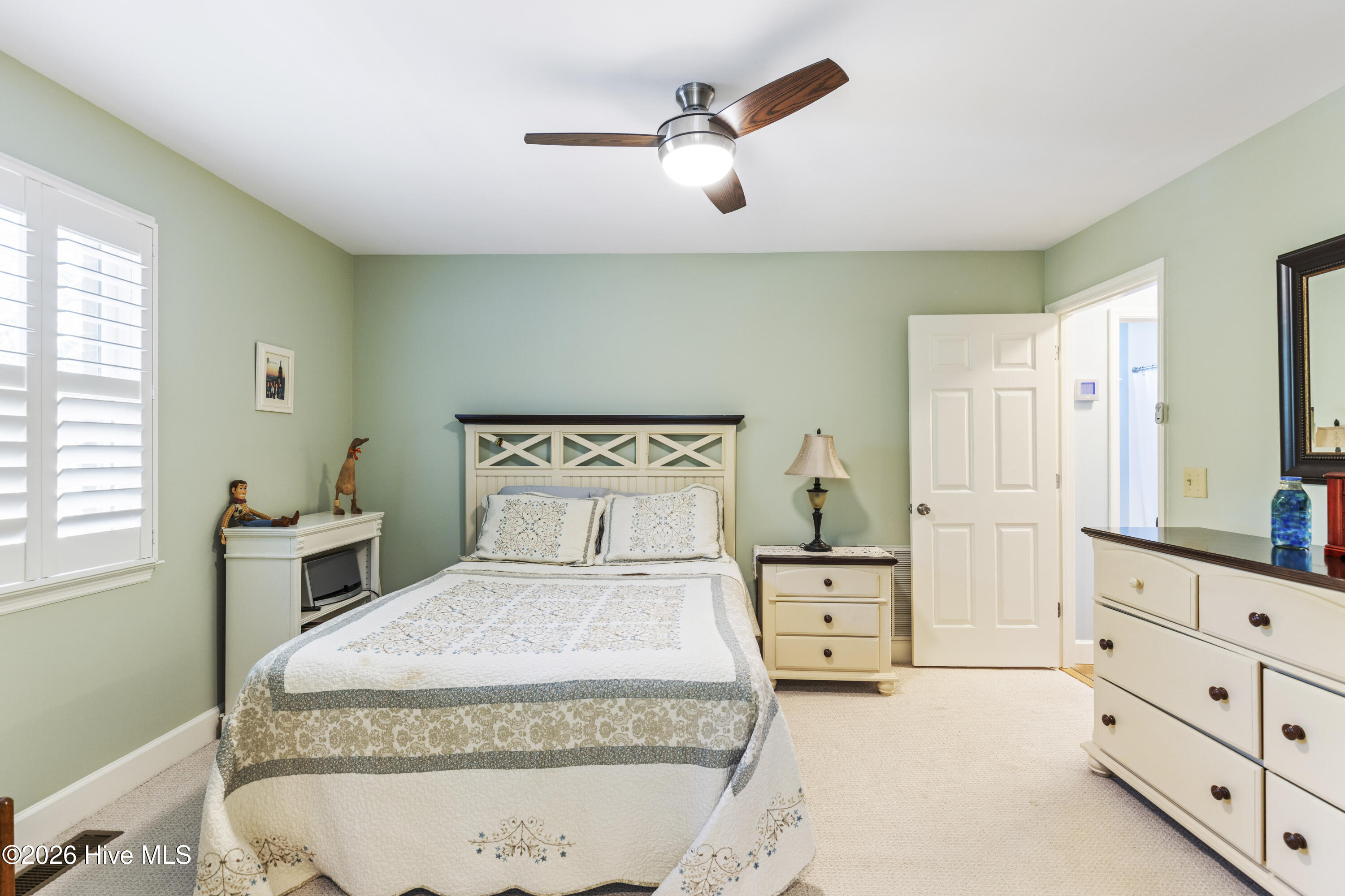 100569579 | Photo 50