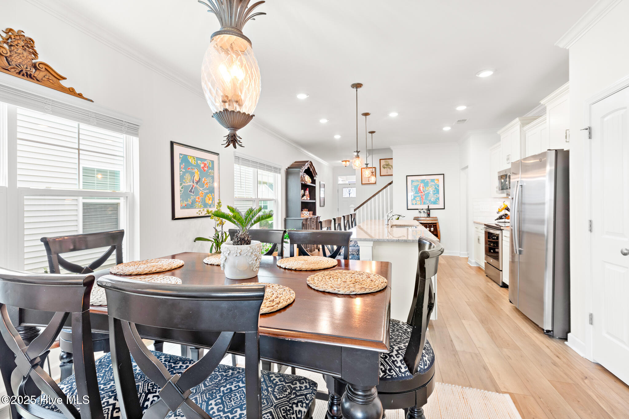 100518032 | Photo 11