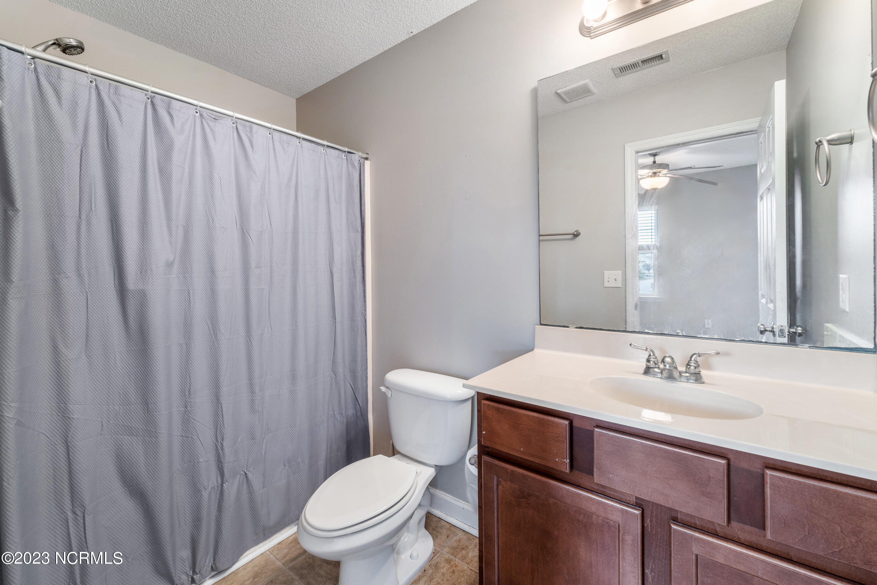 100558627 | Photo 14