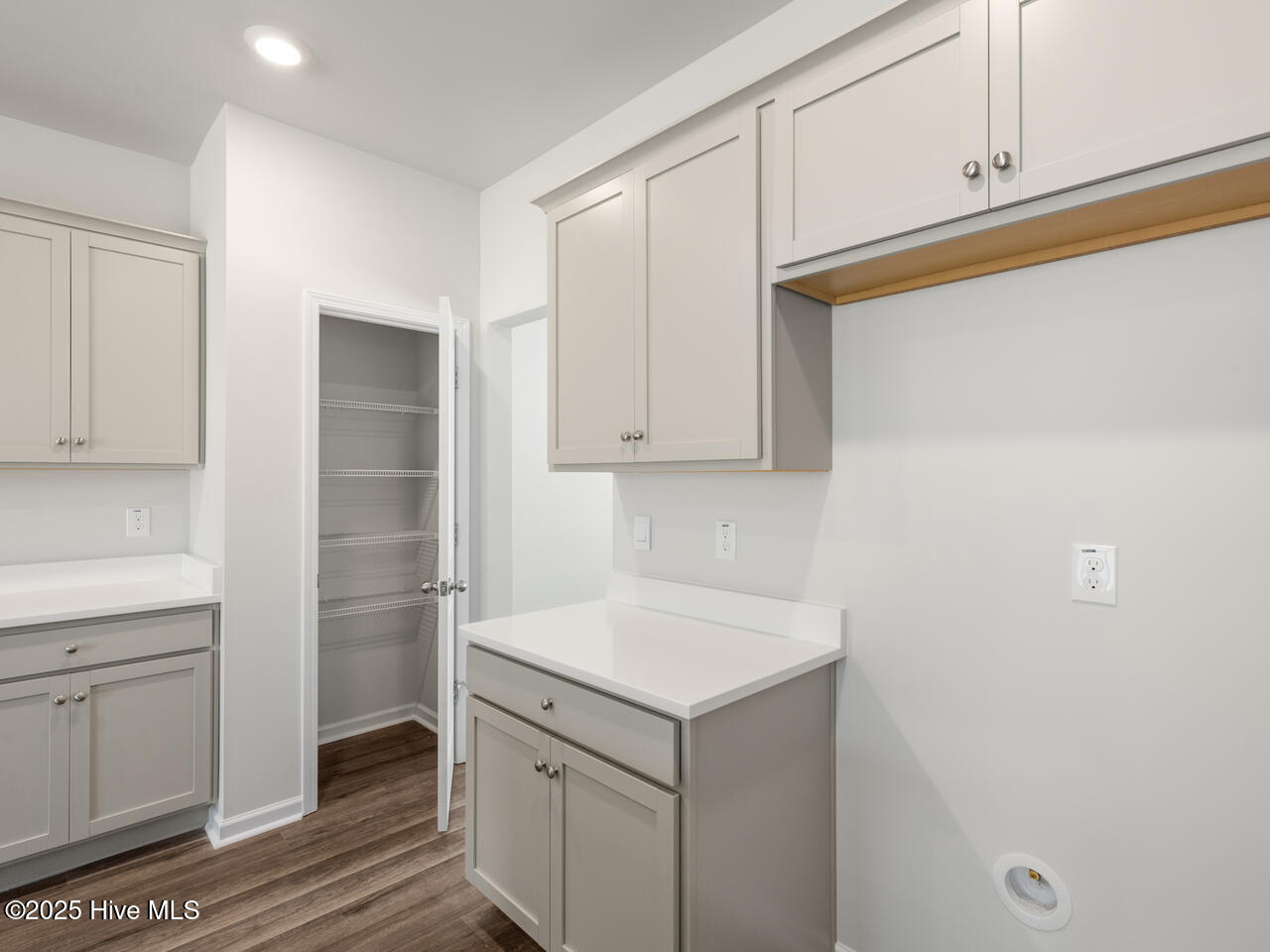 100566236 | Photo 12