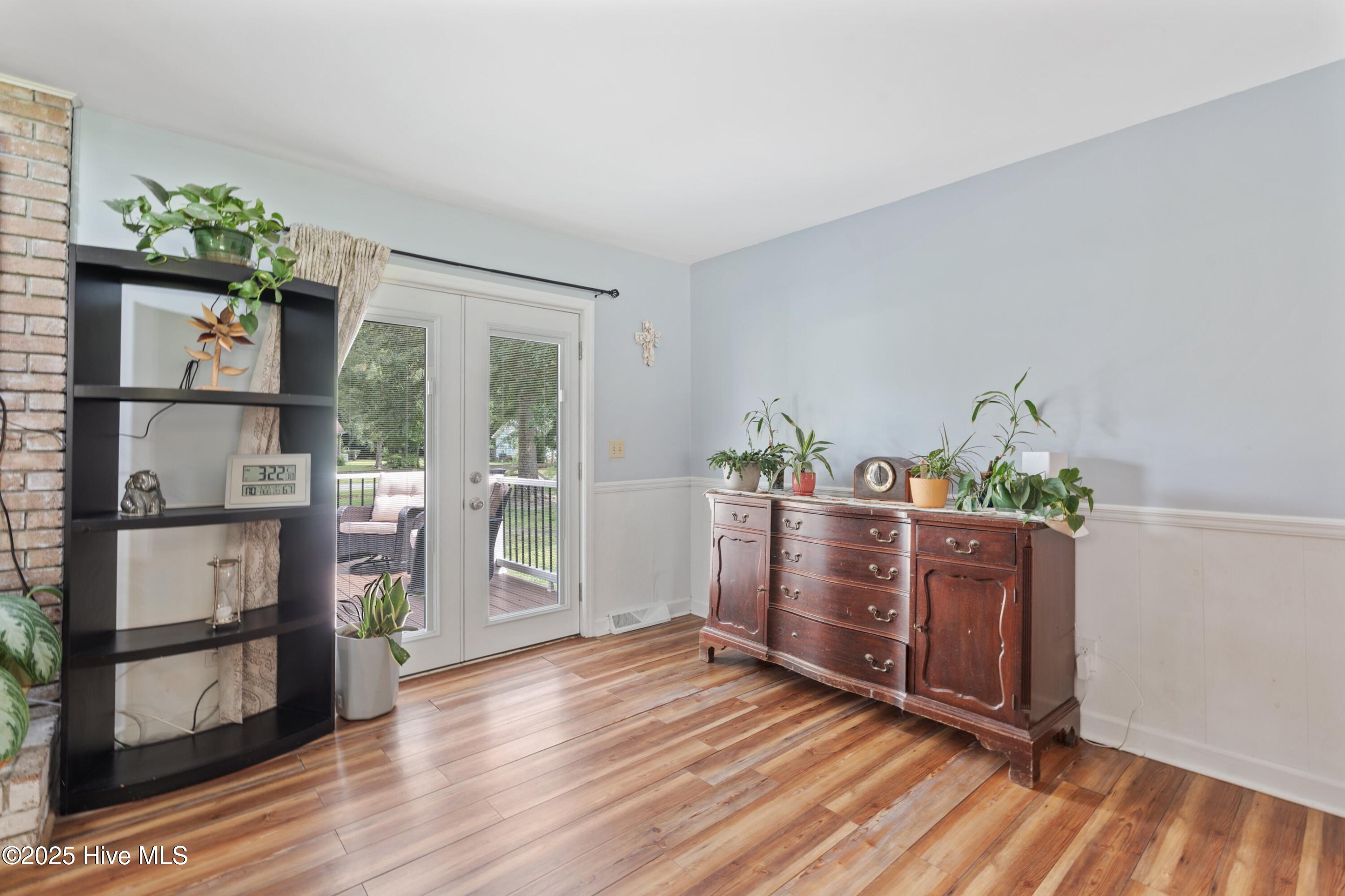 100526163 | Photo 22