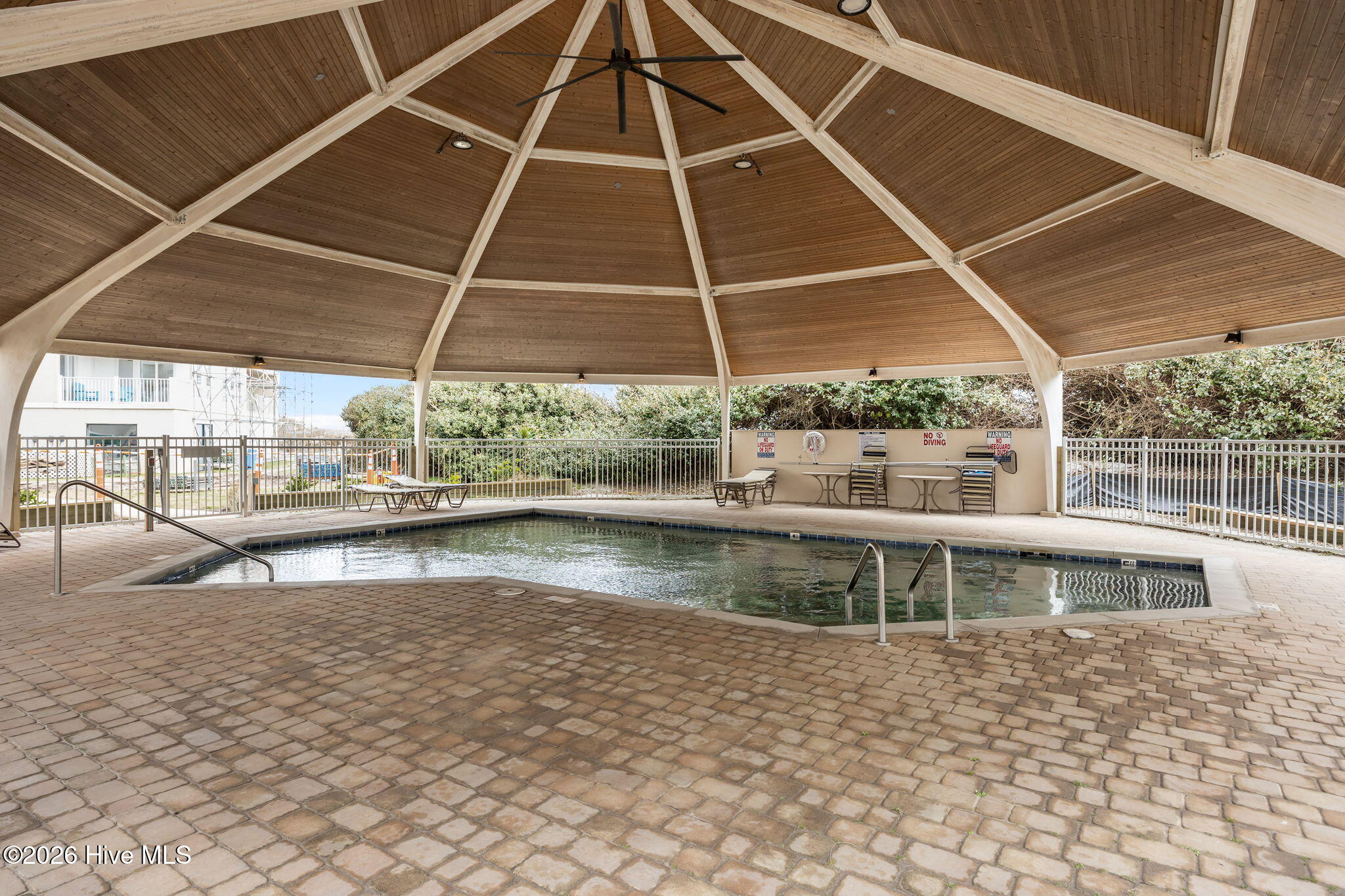 100557729 | Photo 26