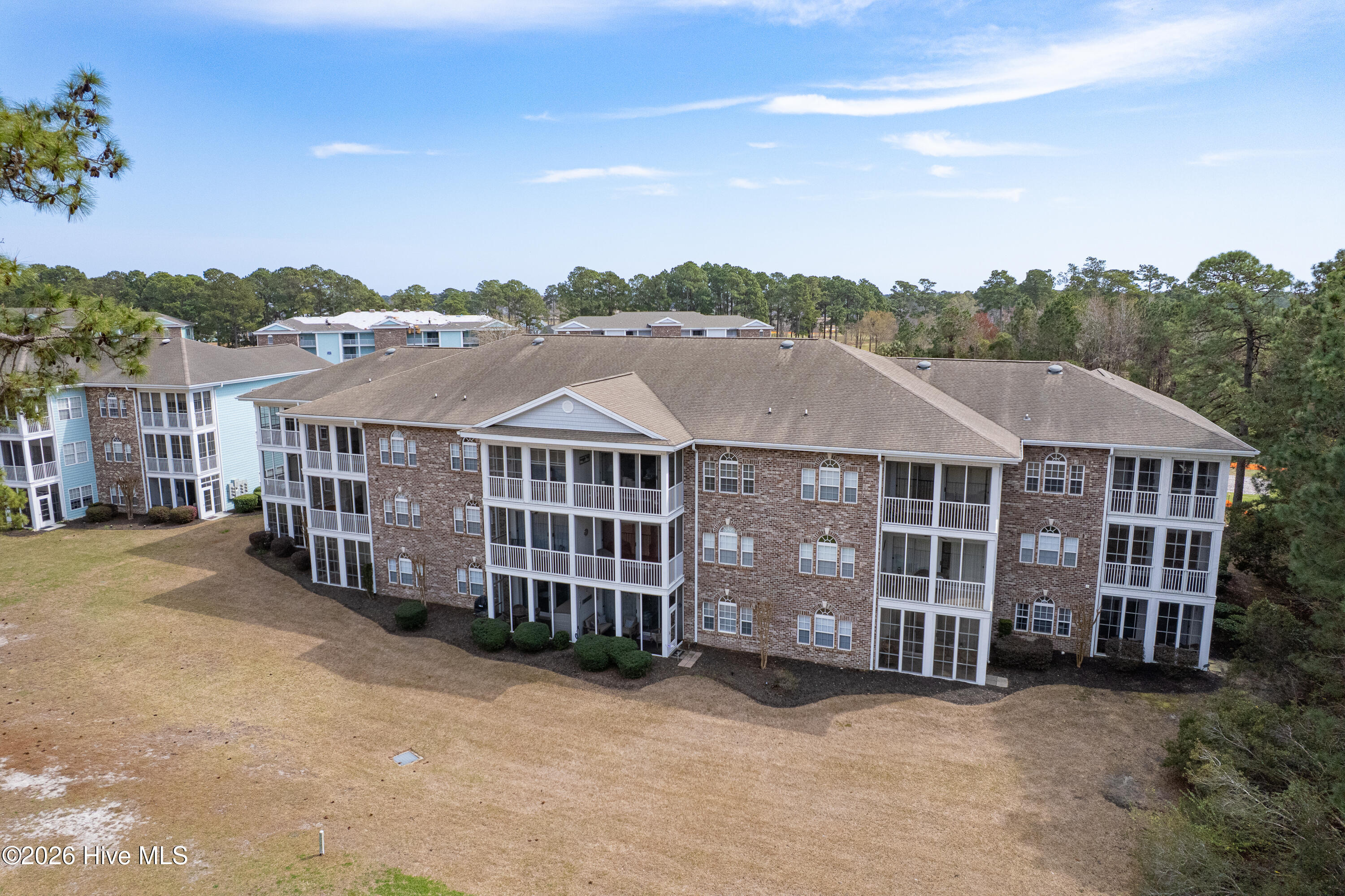 100561043 | Photo 47