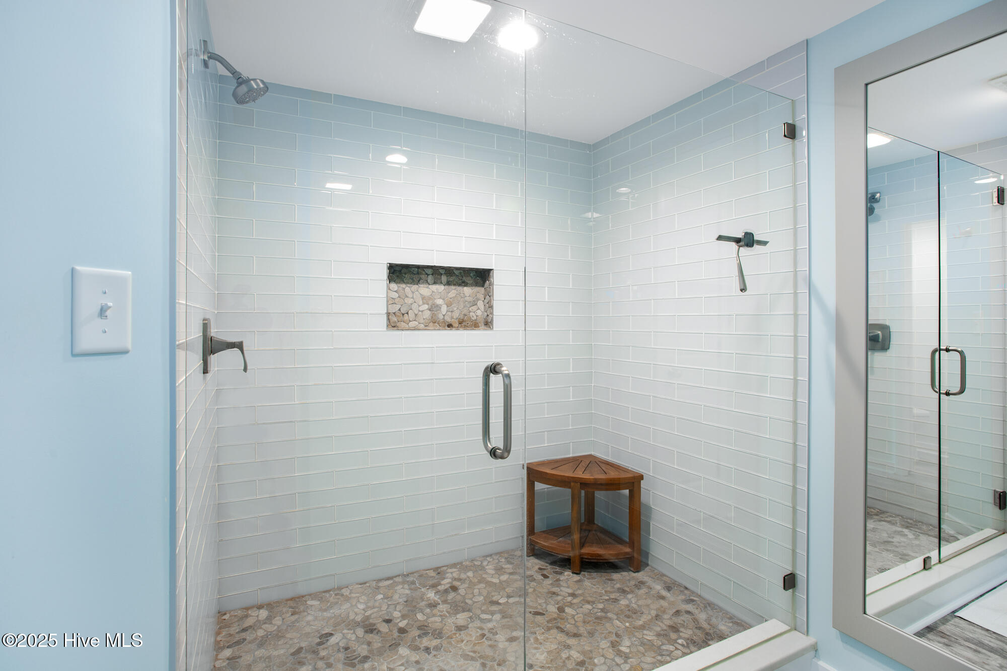 100546963 | Photo 16