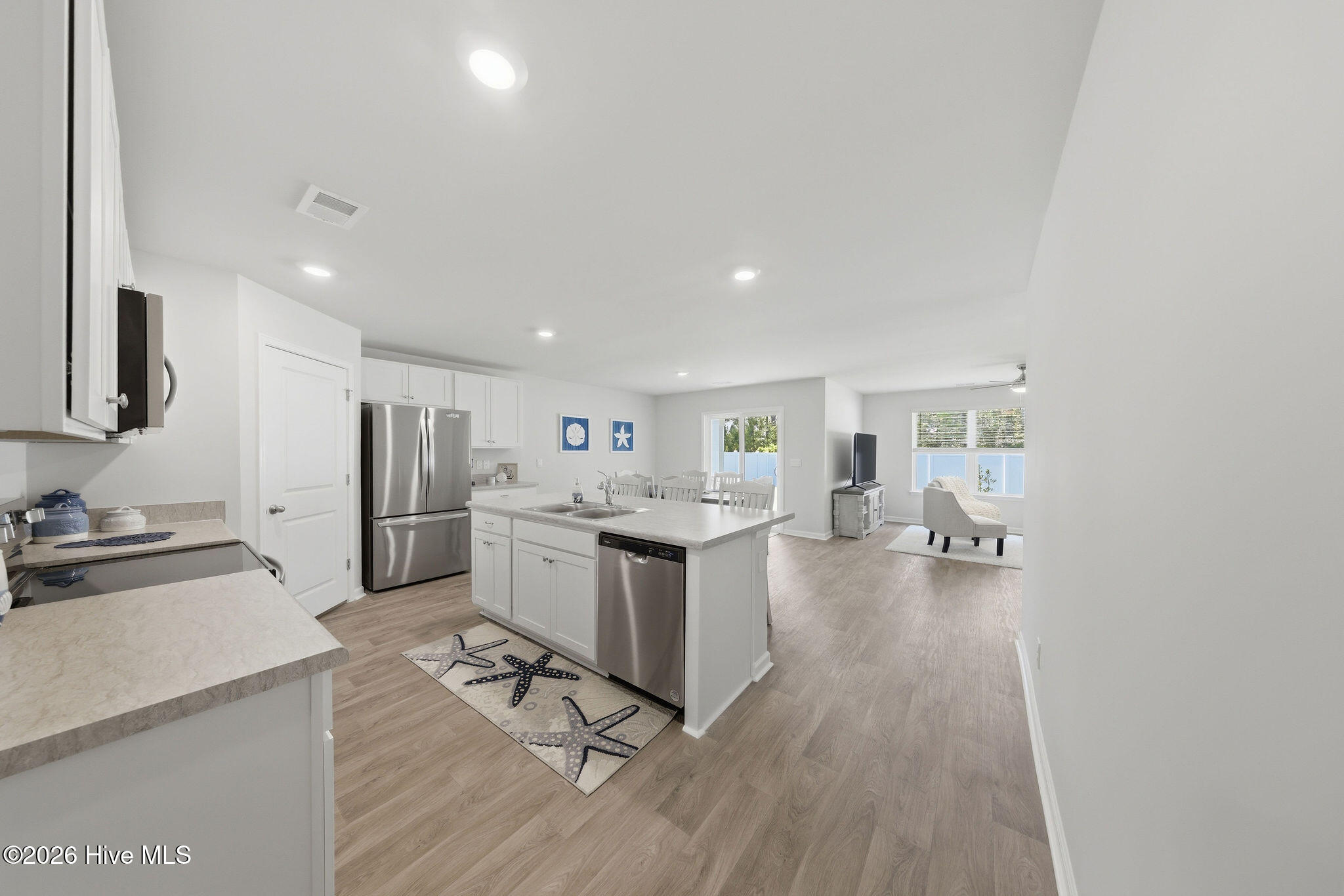 100568433 | Photo 13