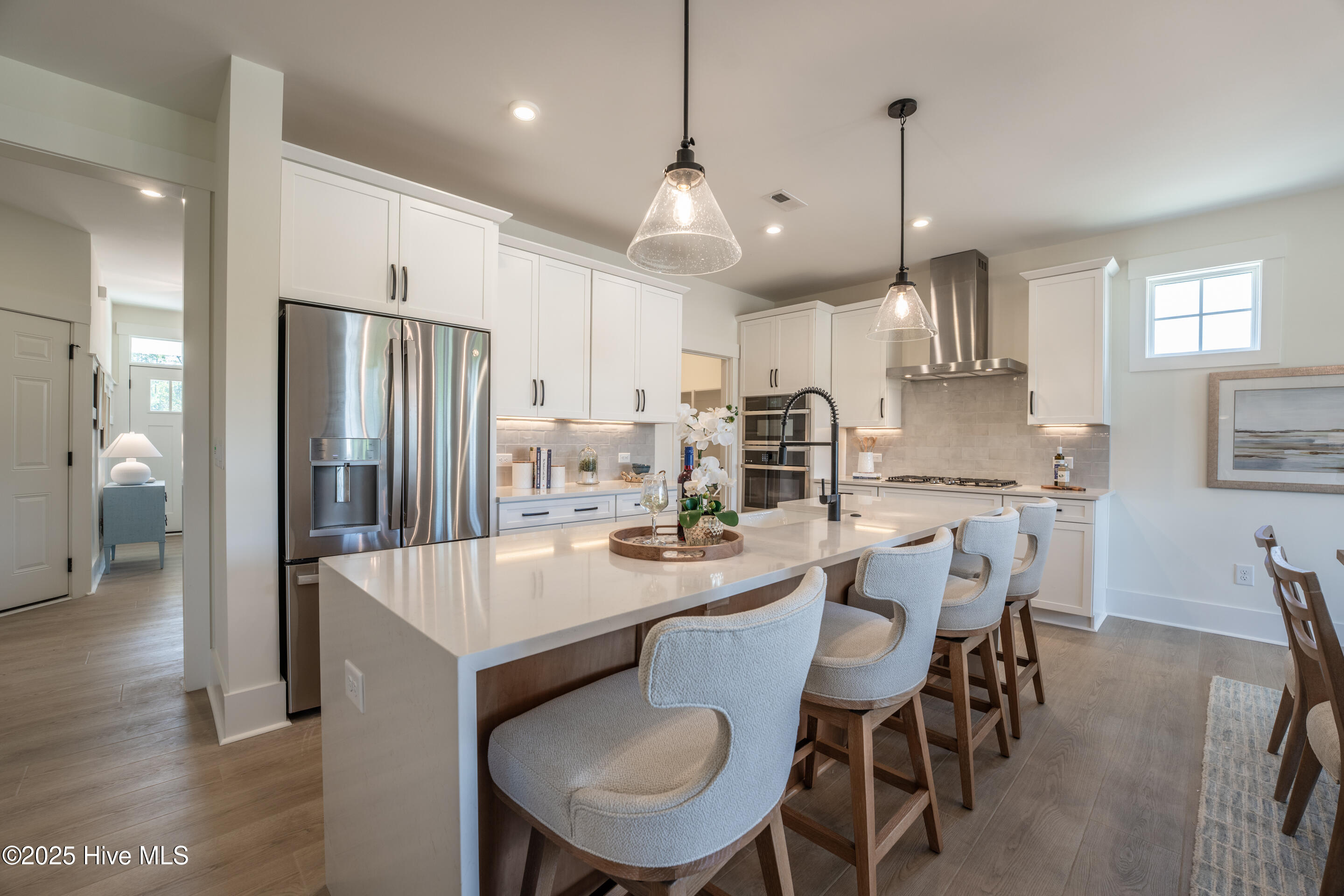 100545913 | Photo 10