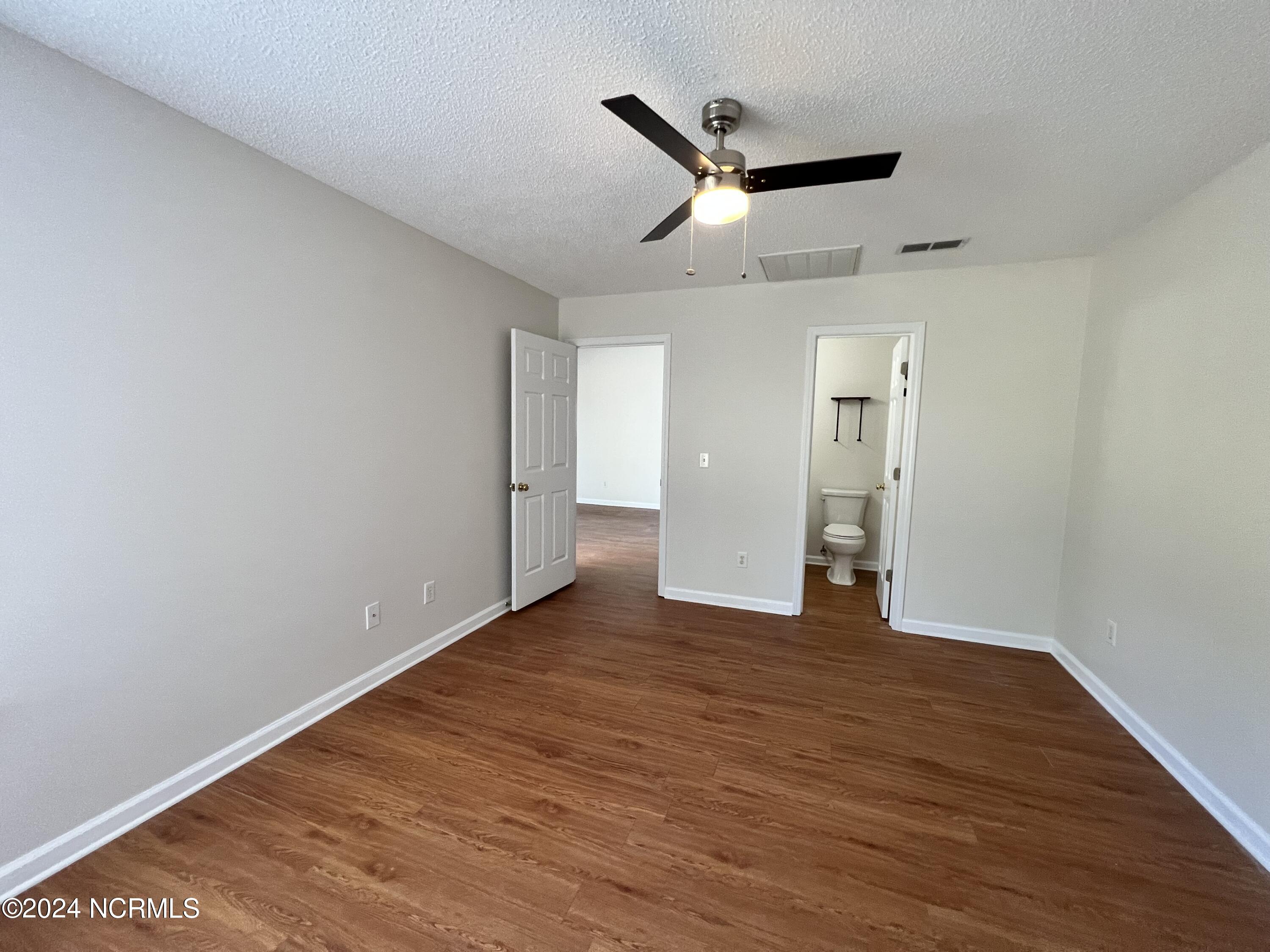 100558734 | Photo 12