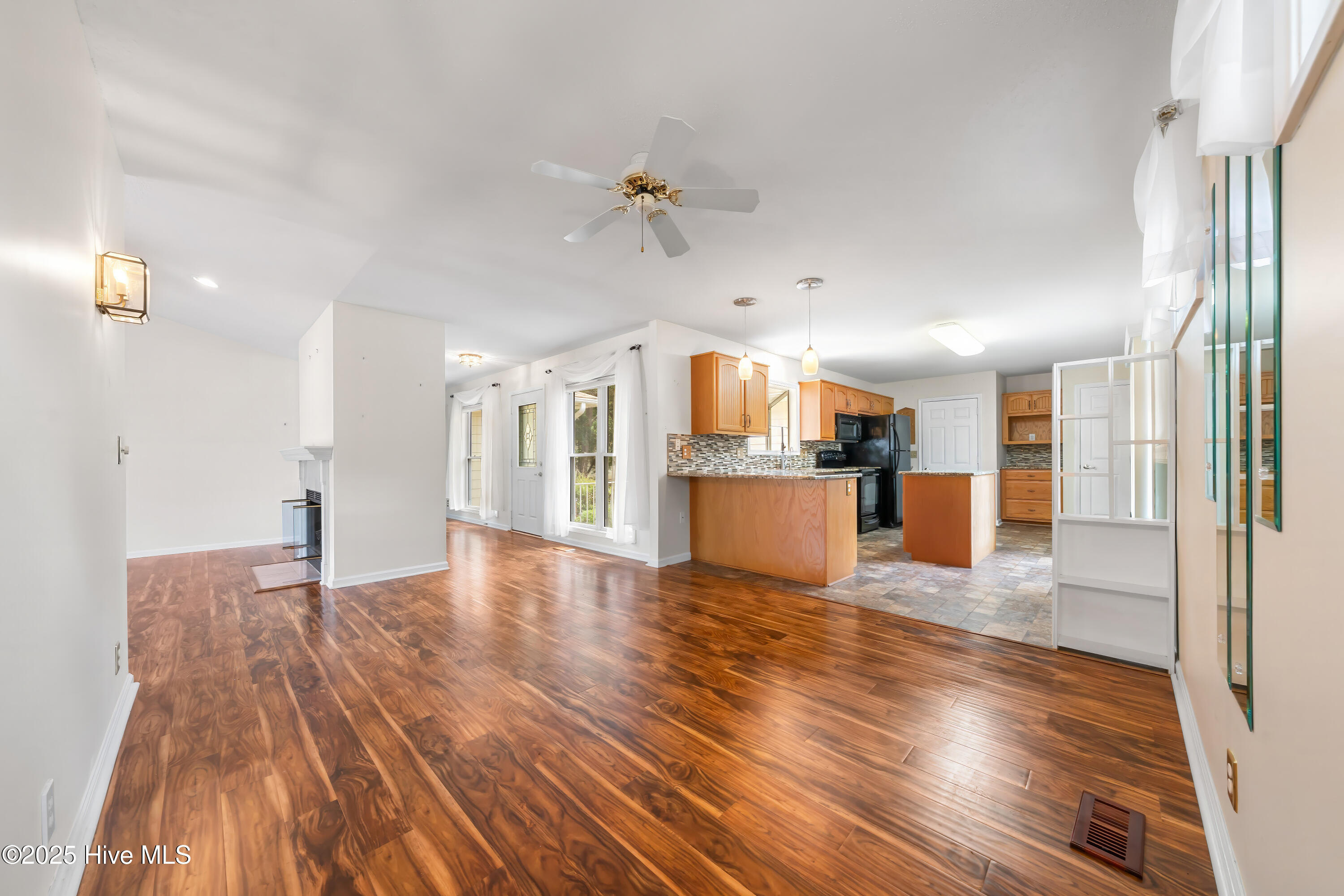 1724 Salt Marsh Circle SW, Ocean Isle Beach, NC 28469 – photo 14: 1724SaltMarshCircle-139