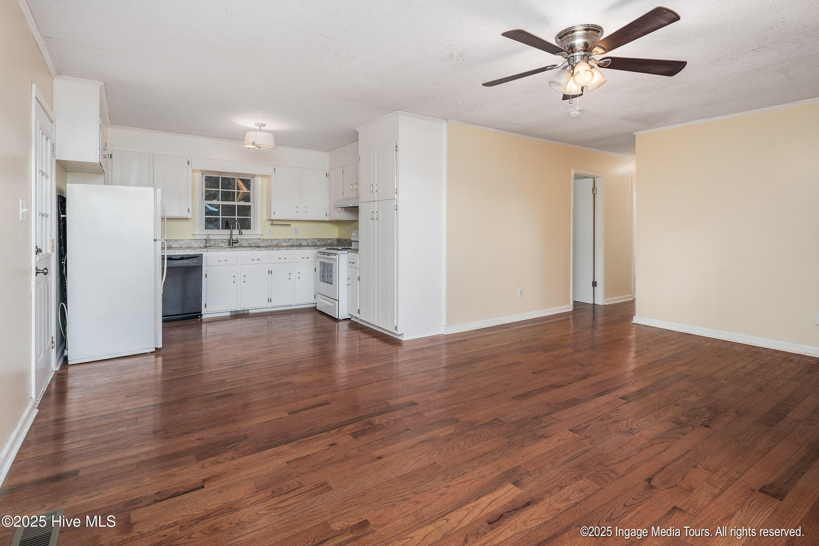 Homes for sale in Kinston, NC | 305 British Rd, Kinston, NC 28501 | MLS# 100535236