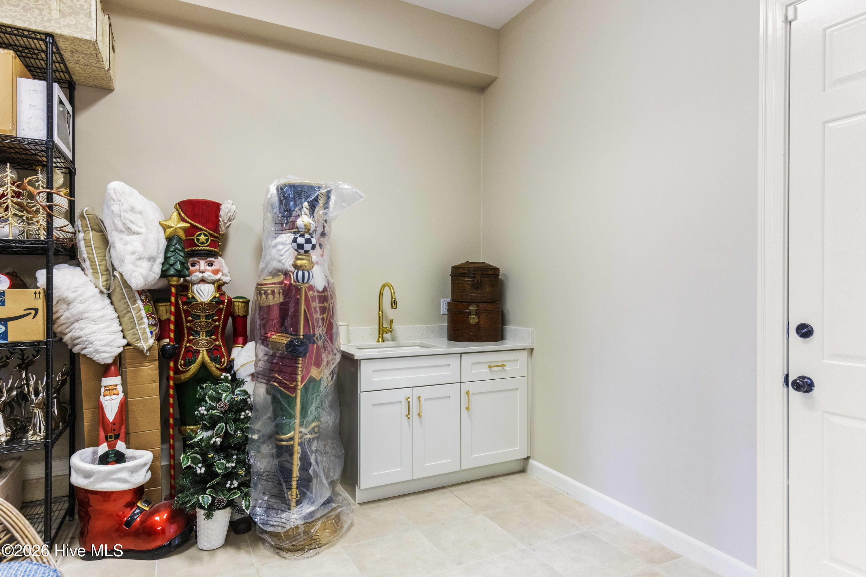 100555813 | Photo 80