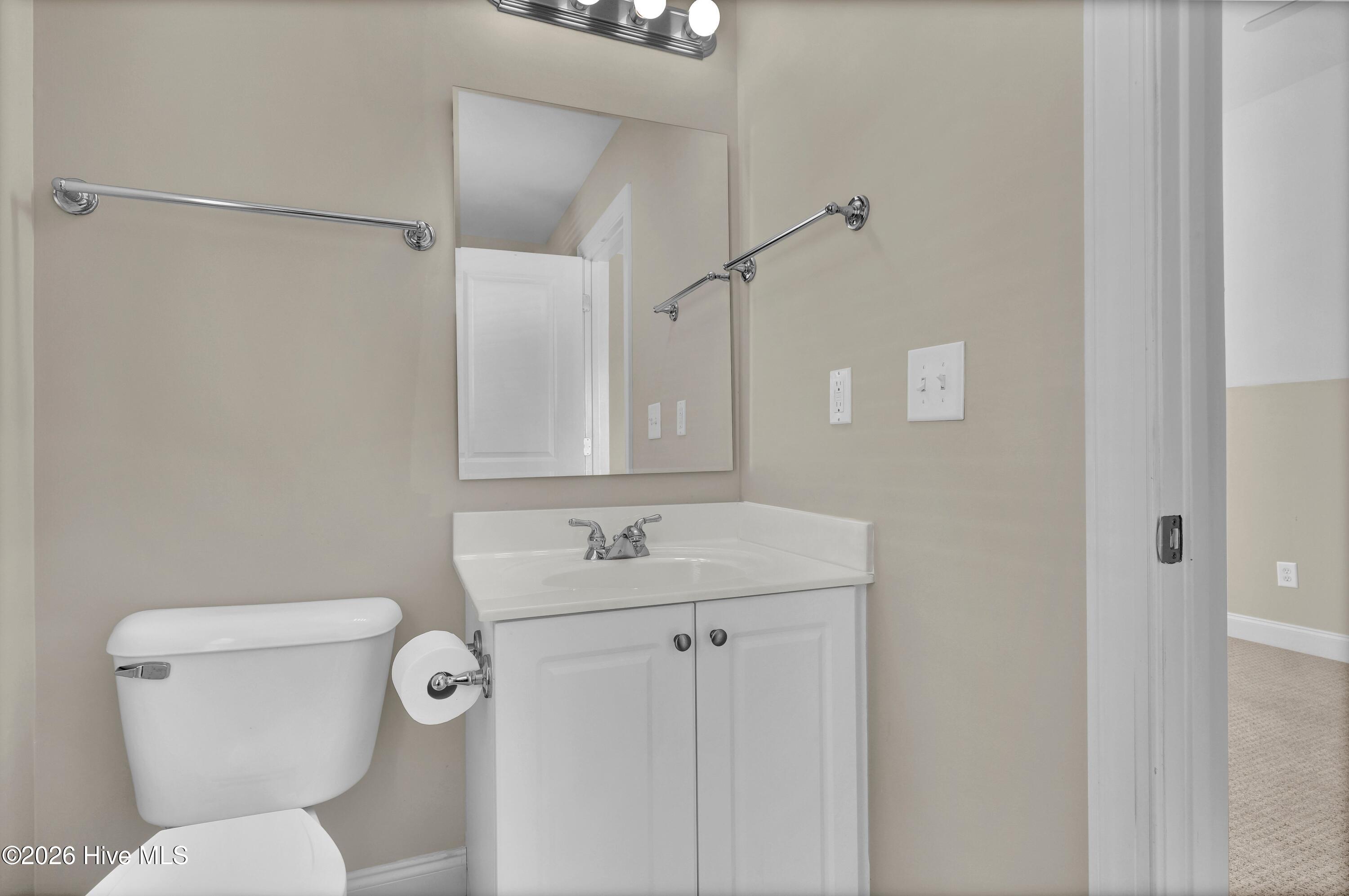 100567268 | Photo 38