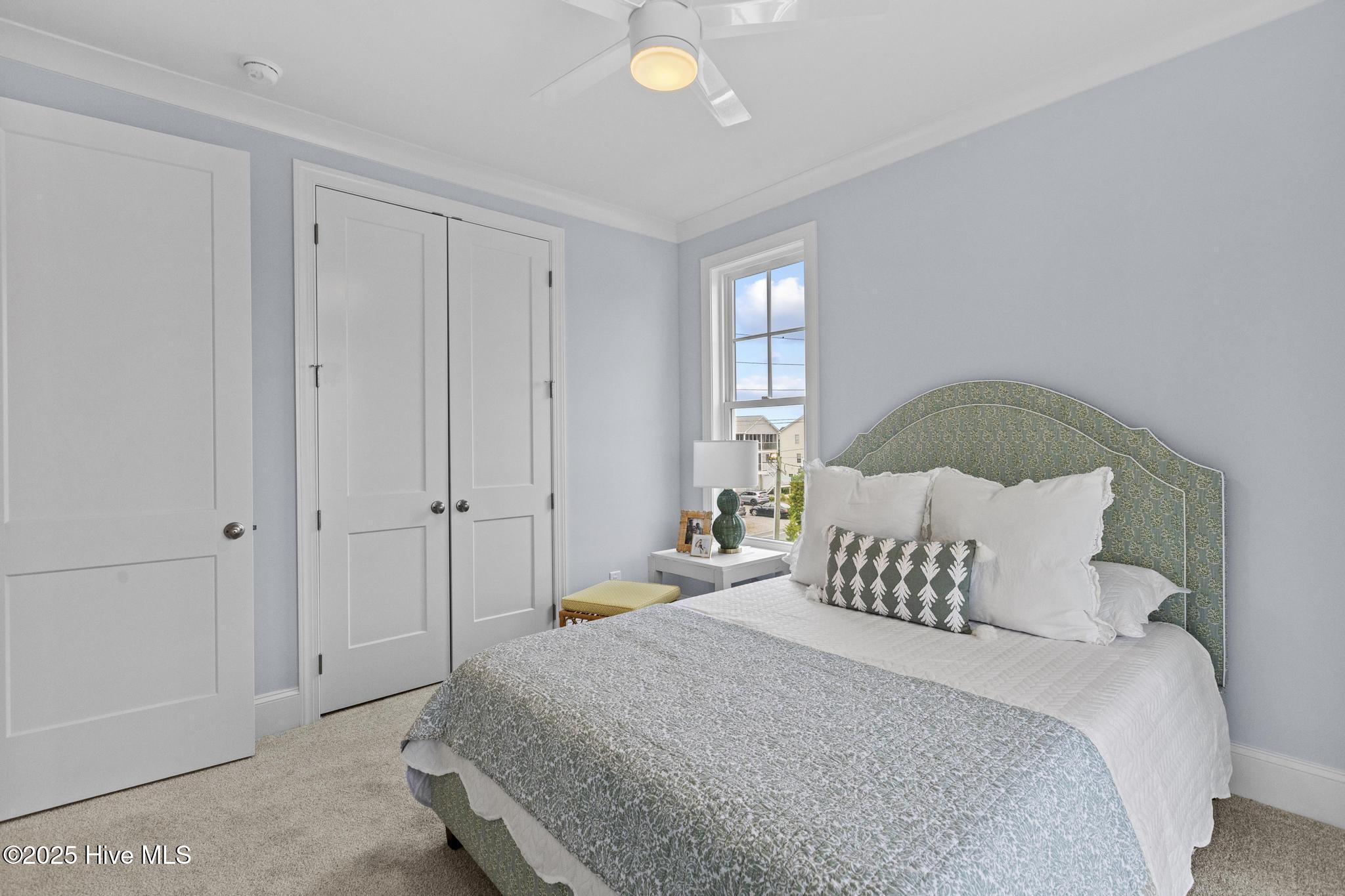 100565849 | Photo 32