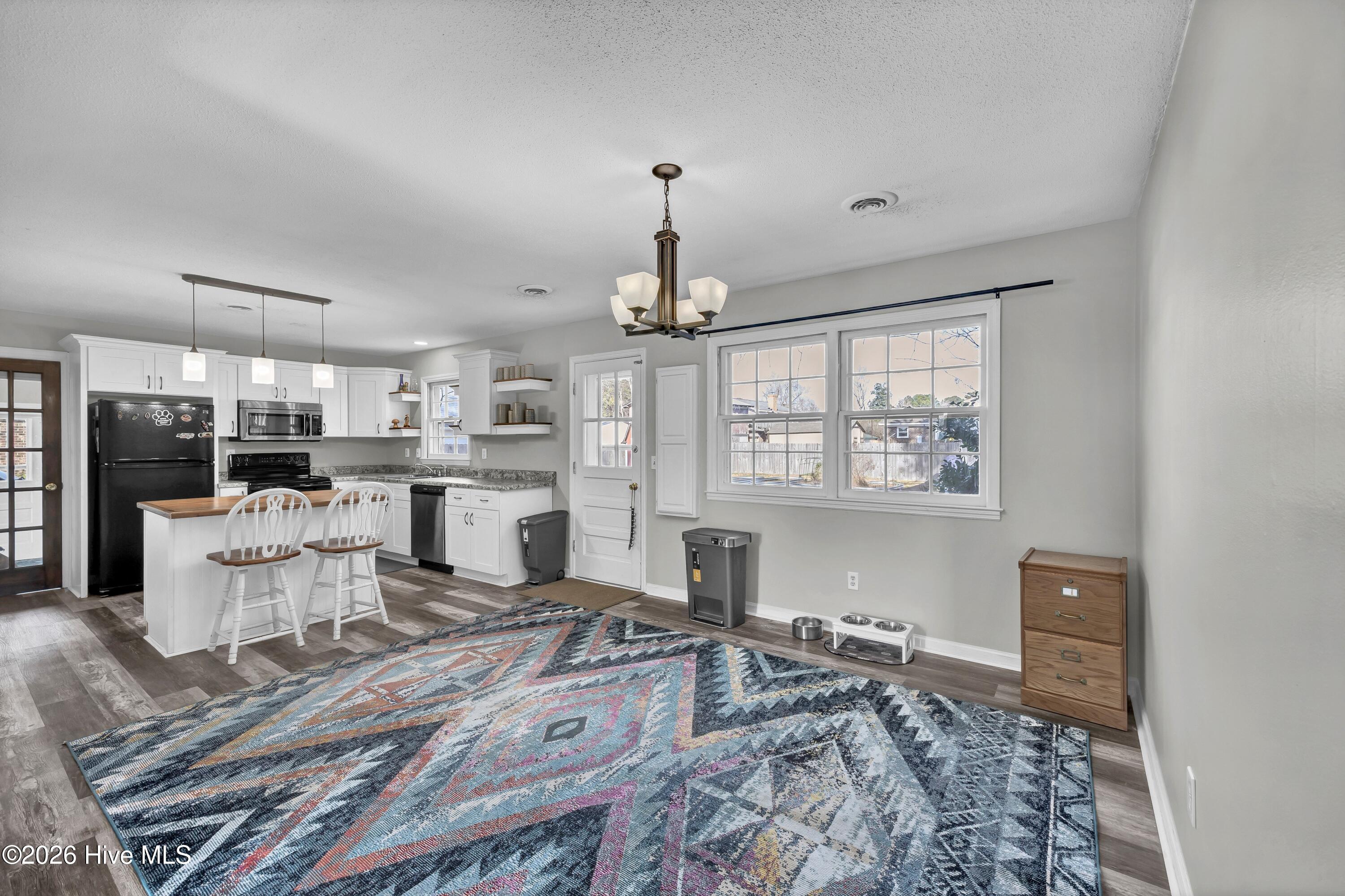 100550885 | Photo 12