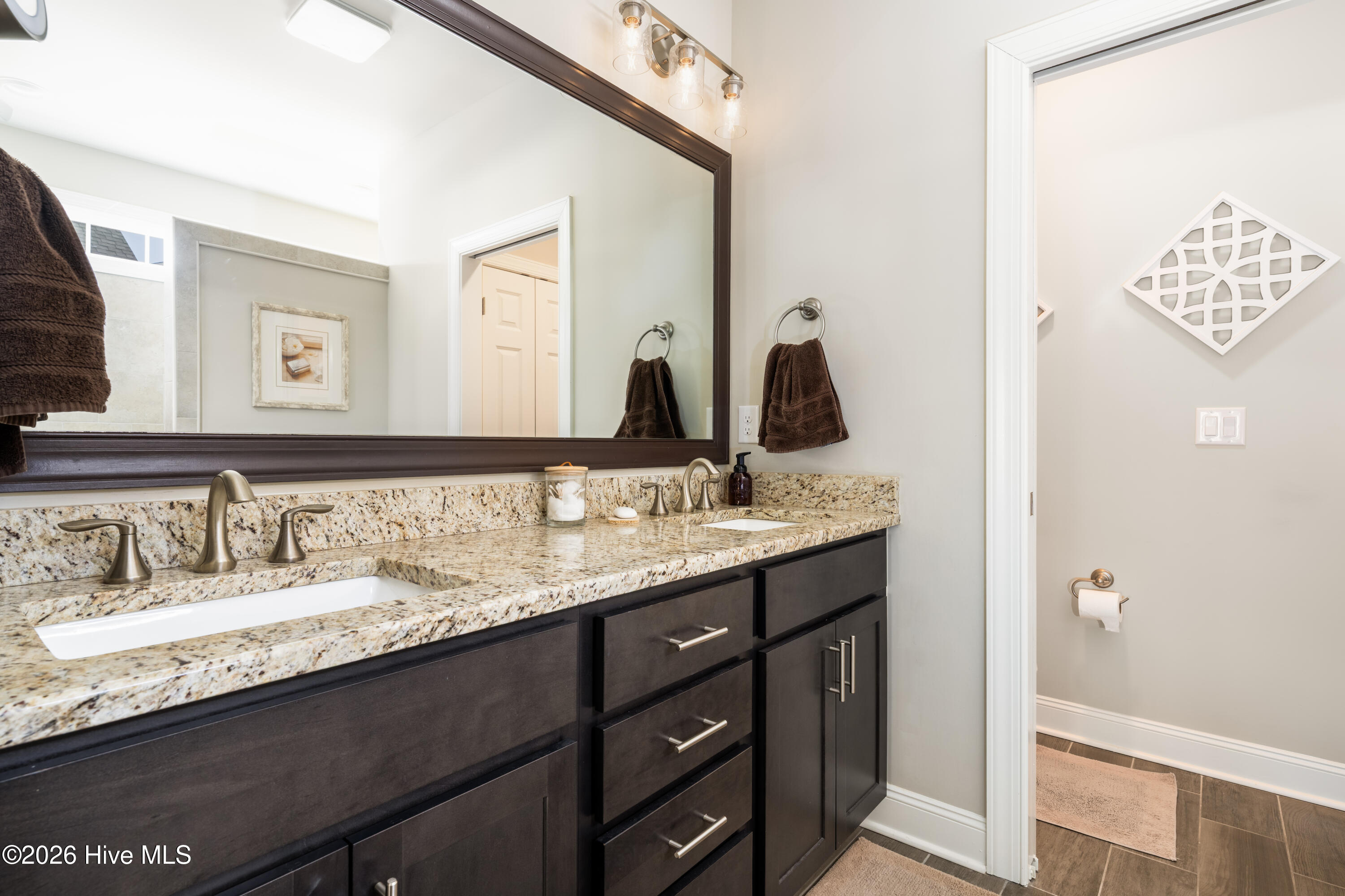 100553461 | Photo 29