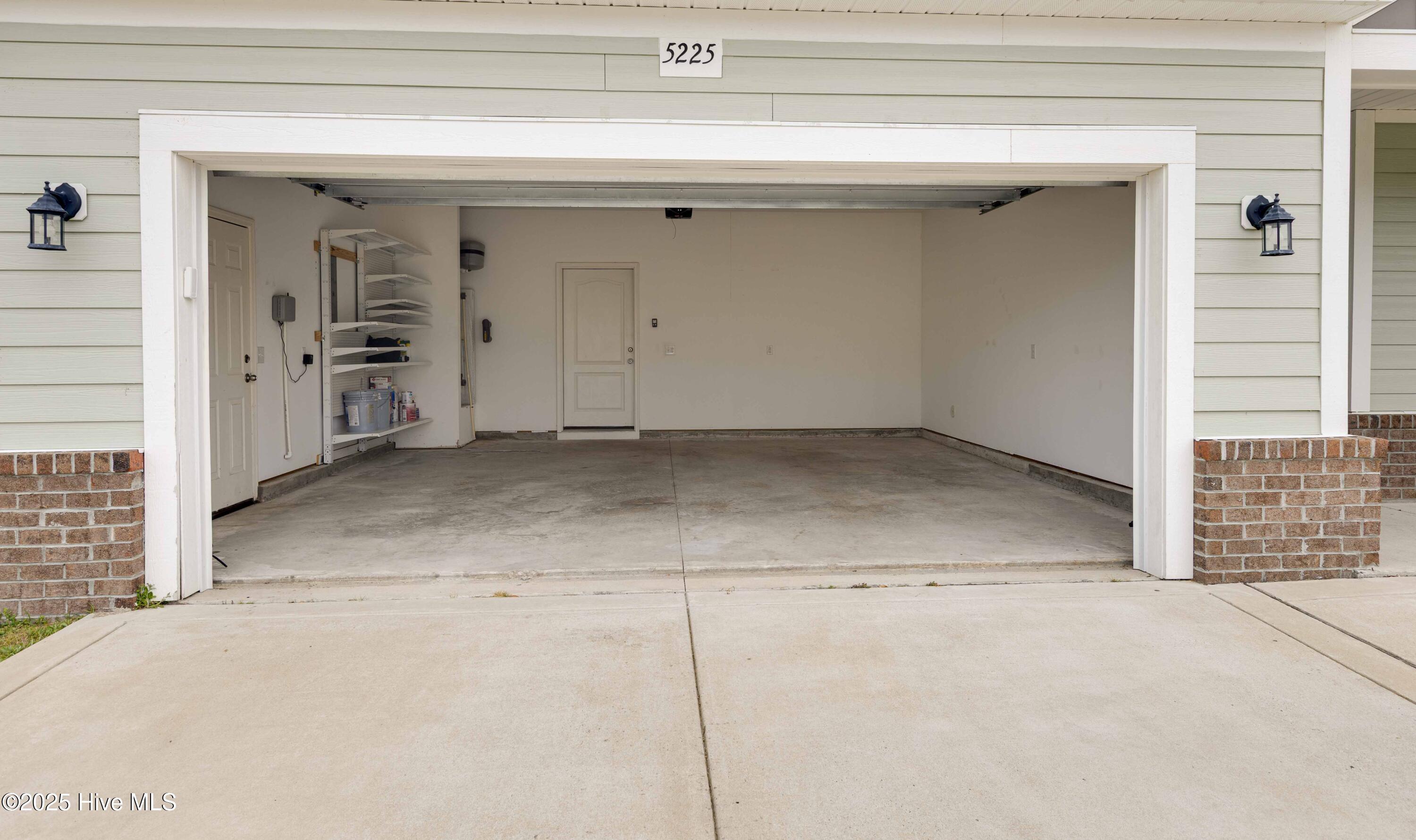 100504792 | Photo 49