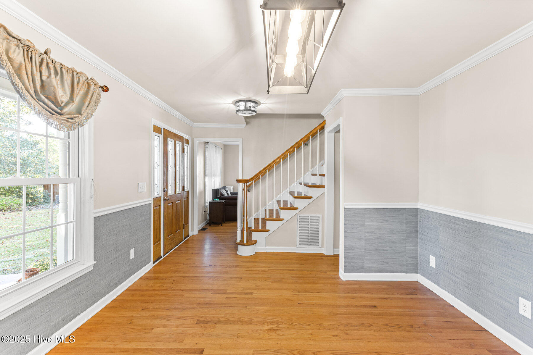 100542289 | Photo 15