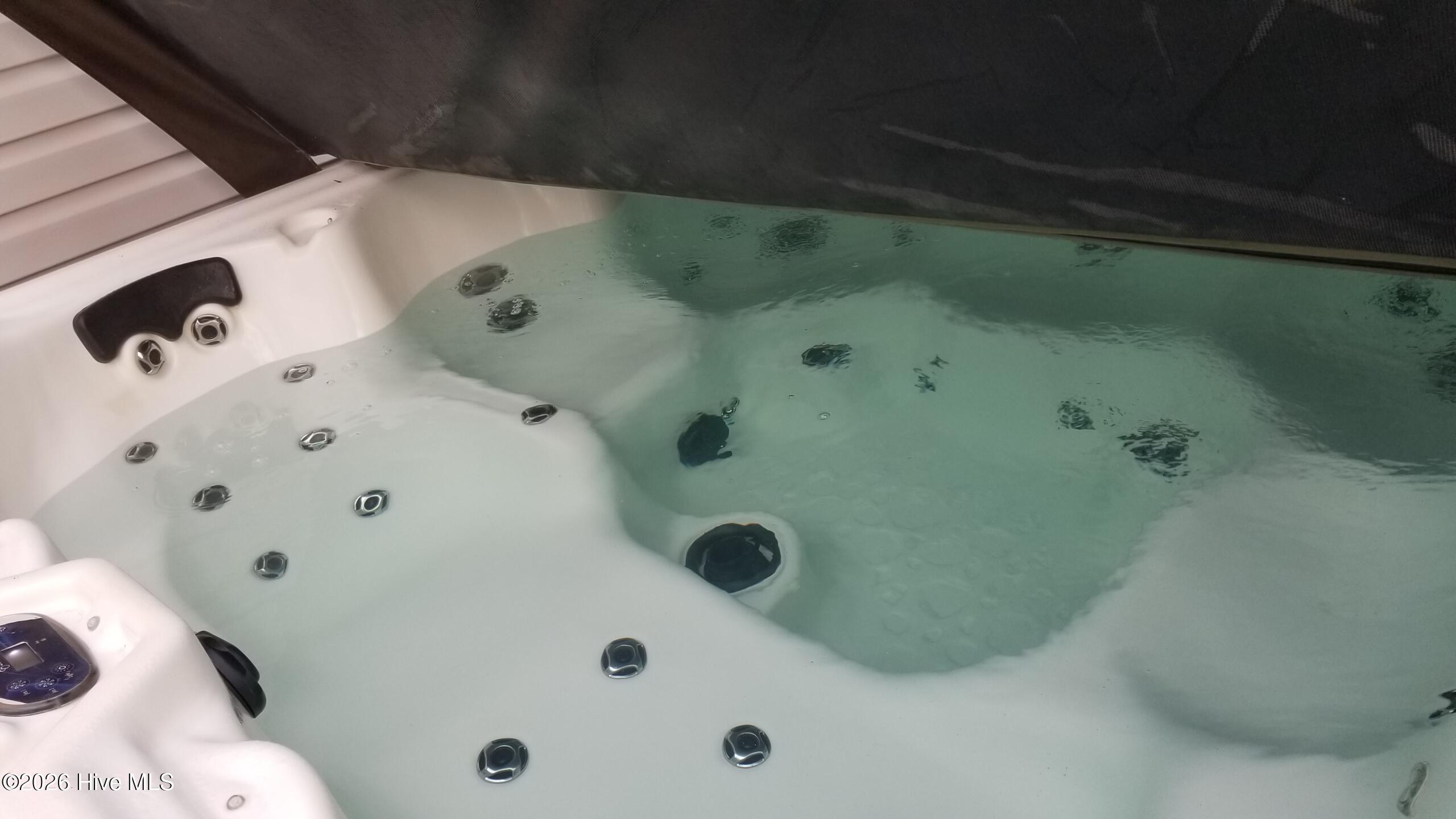 100548783 | Photo 35