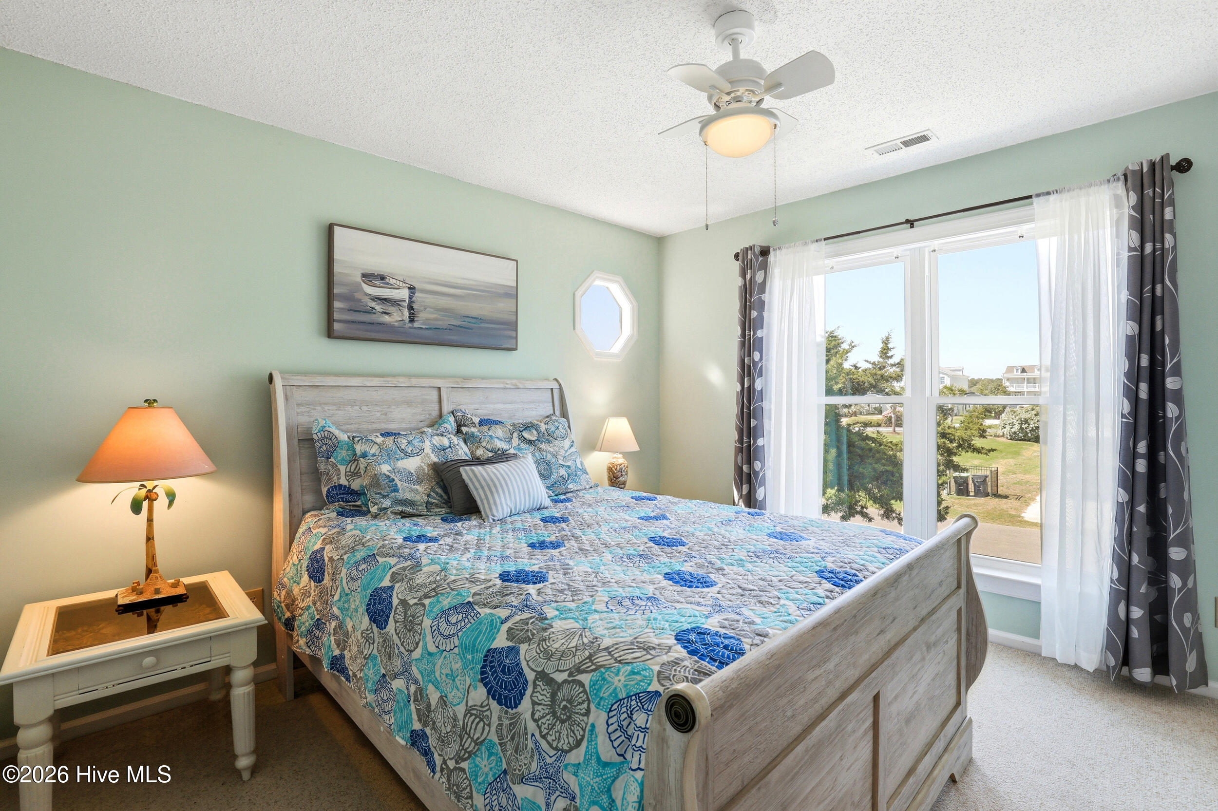 100565033 | Photo 15