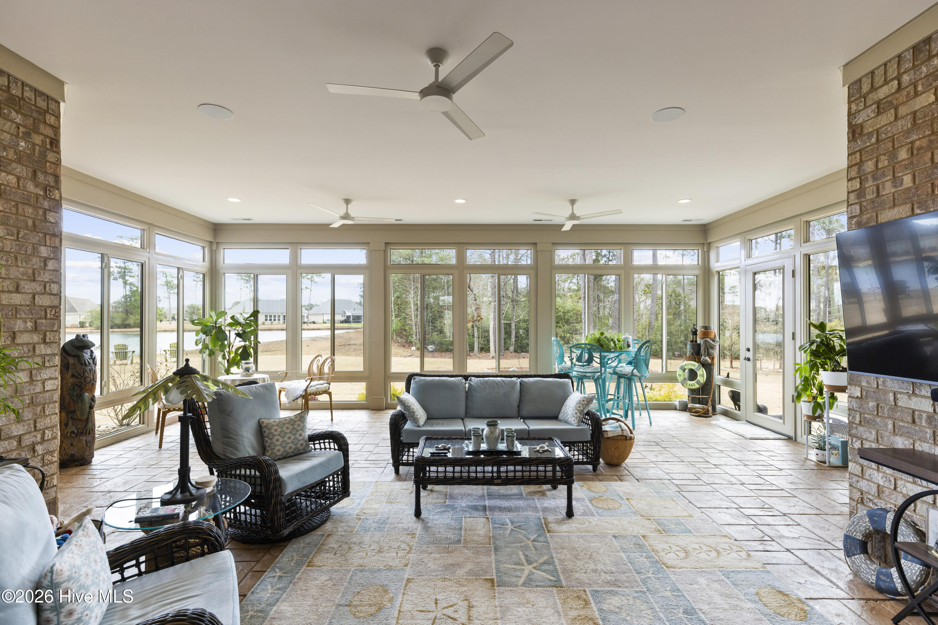 100551646 | Photo 19