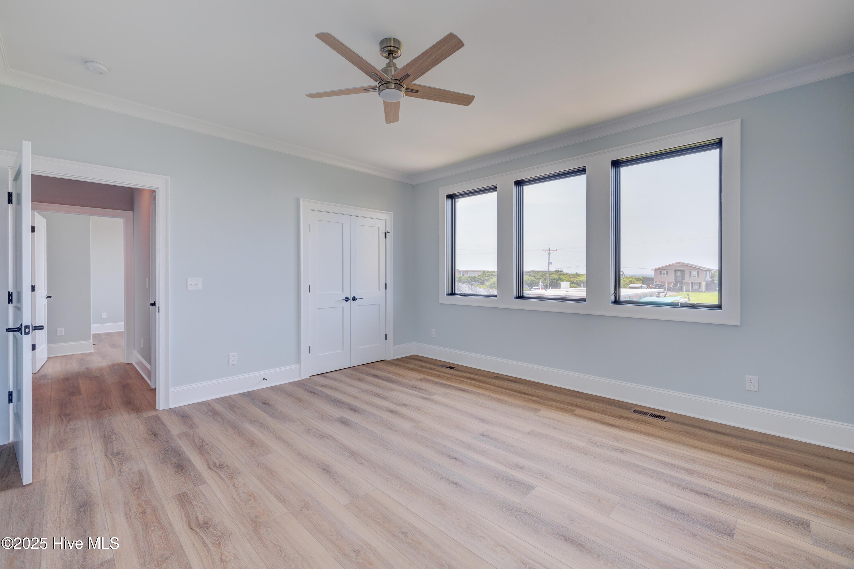 100519024 | Photo 42