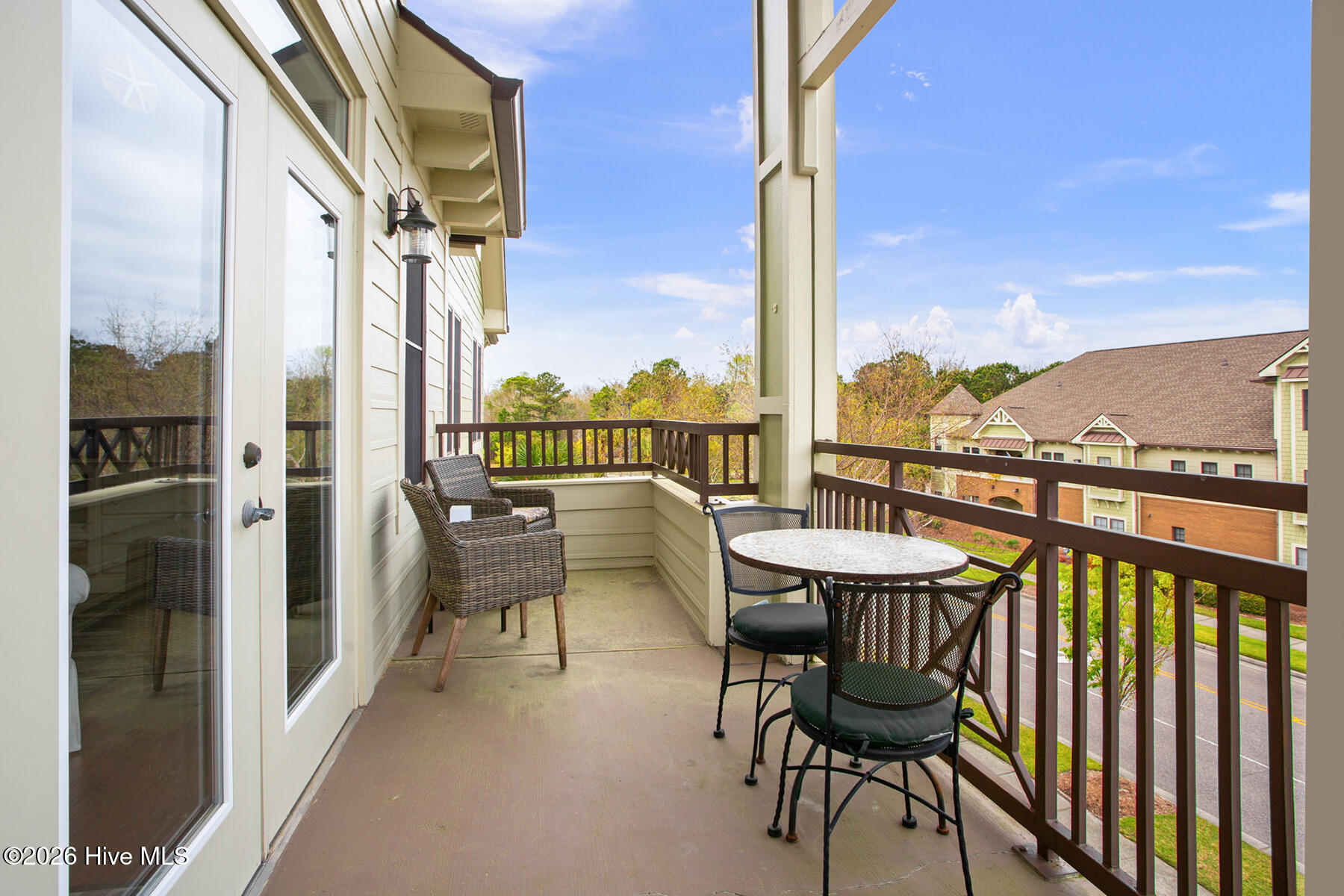 100563868 | Photo 23