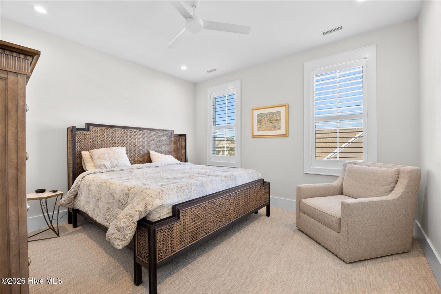 100550299 | Photo 21