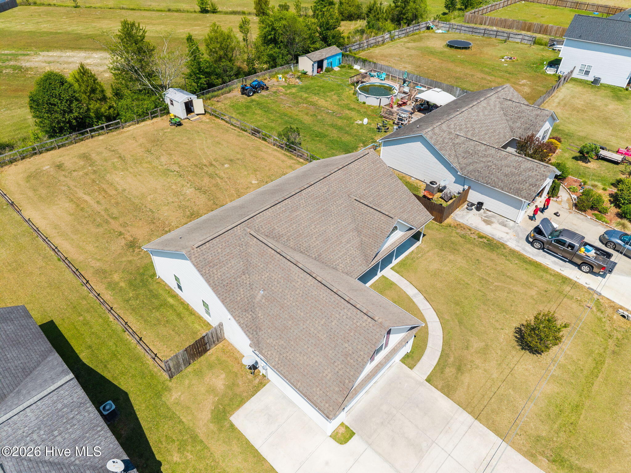 100569834 | Photo 48