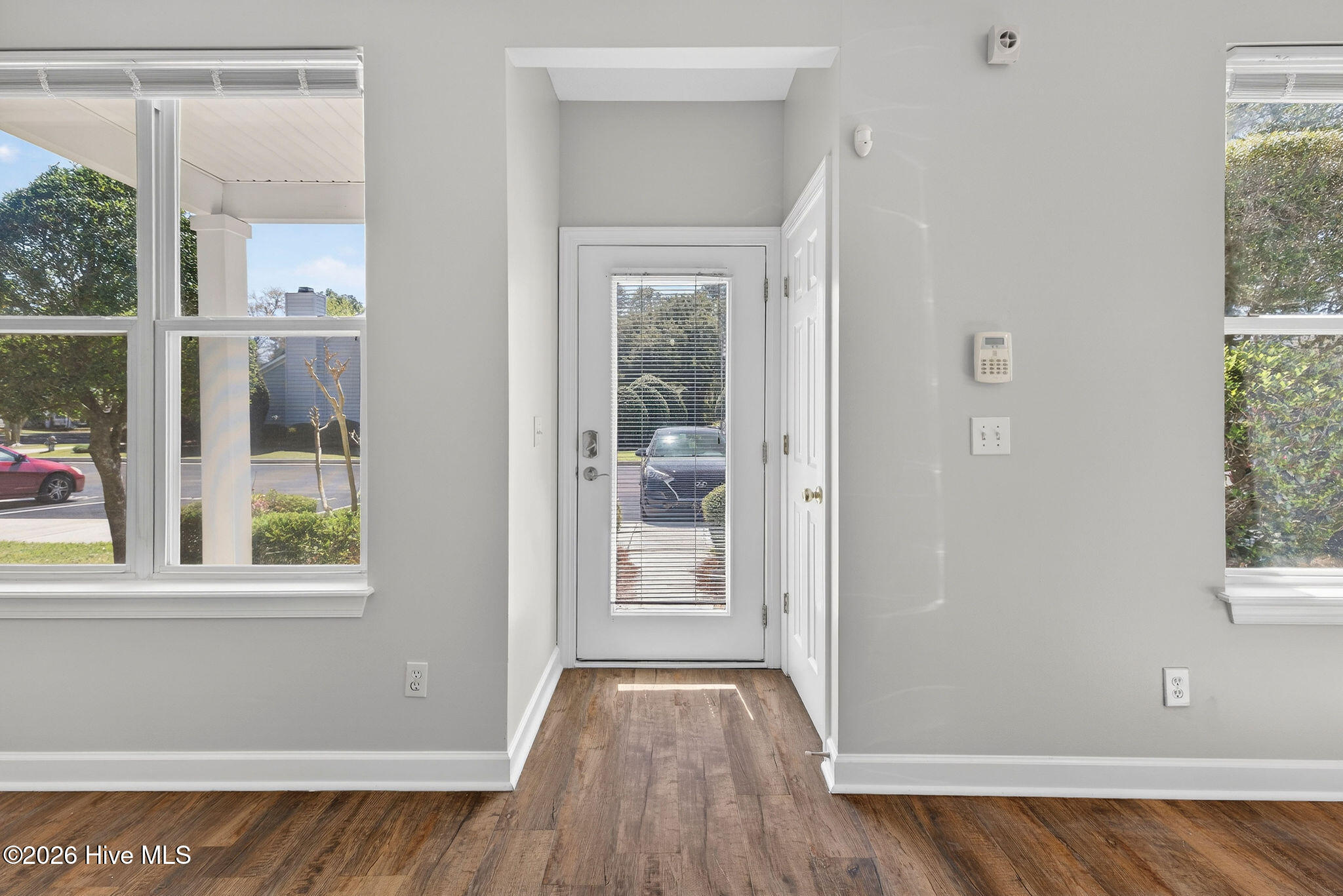 100562052 | Photo 11