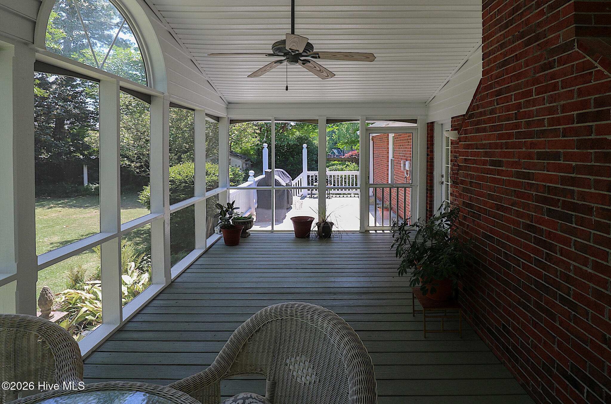 100569674 | Photo 30