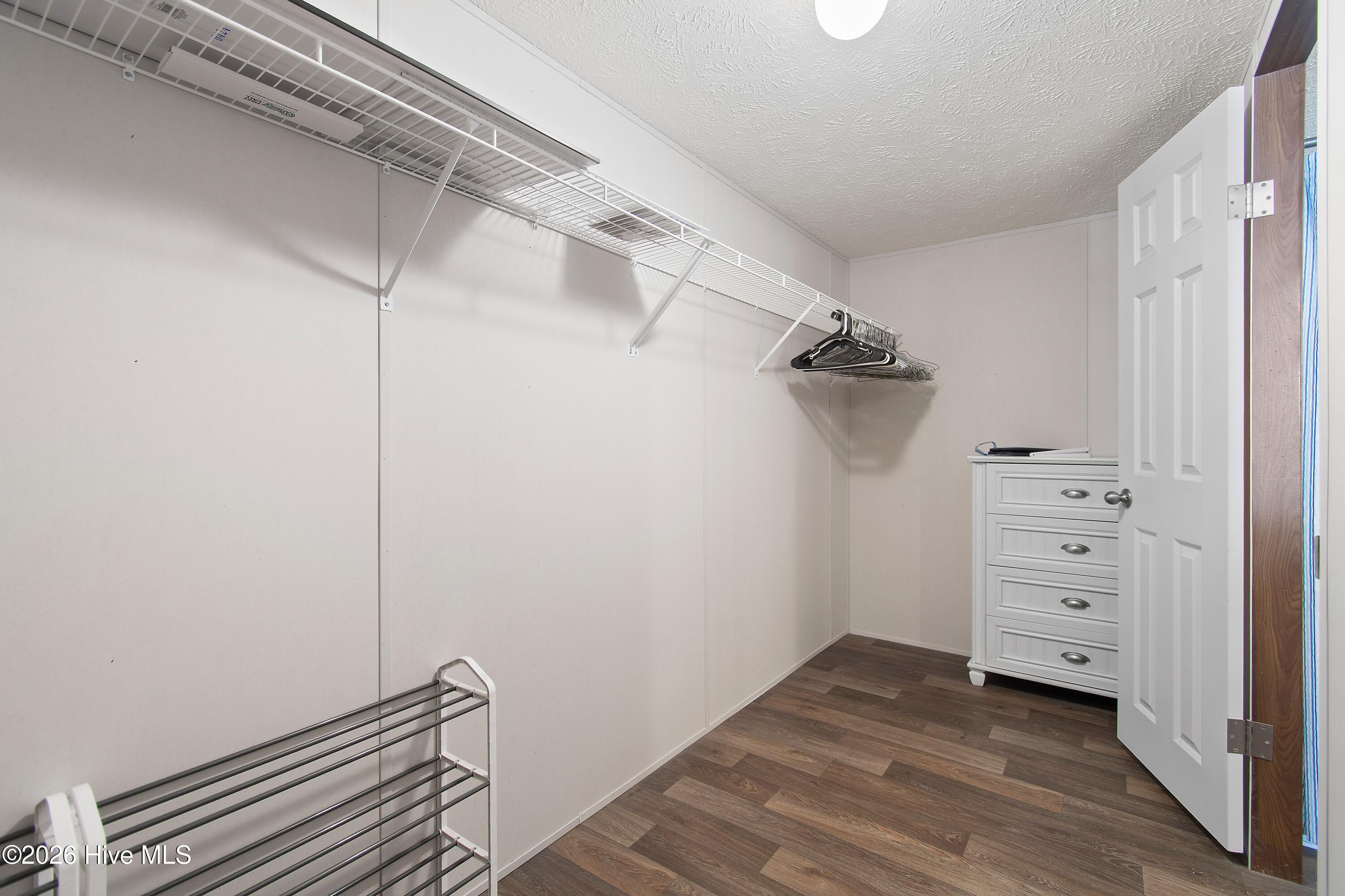 100563452 | Photo 26