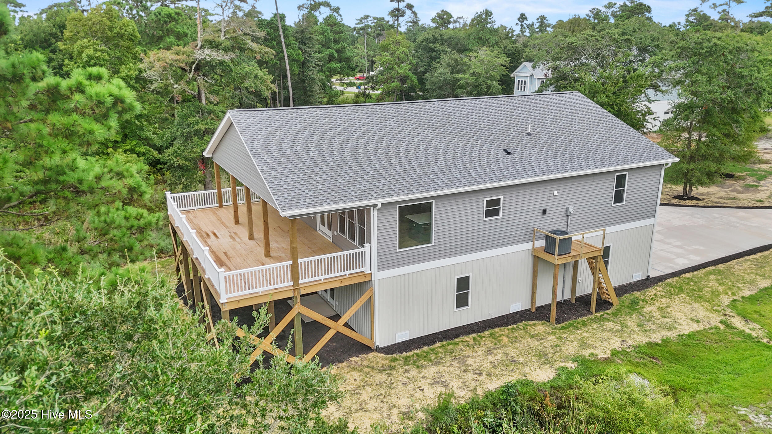 100524139 | Photo 43