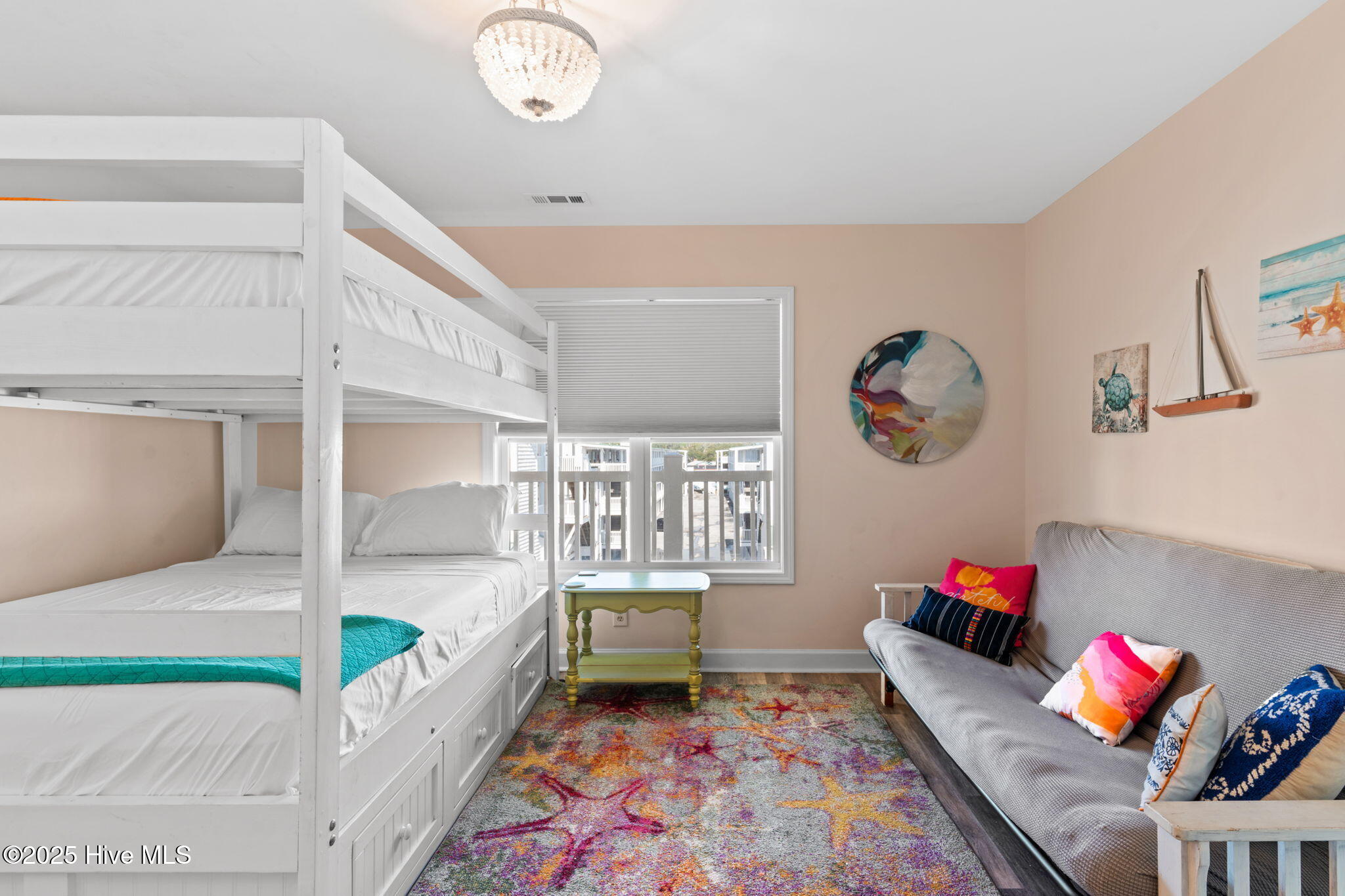 100539648 | Photo 25