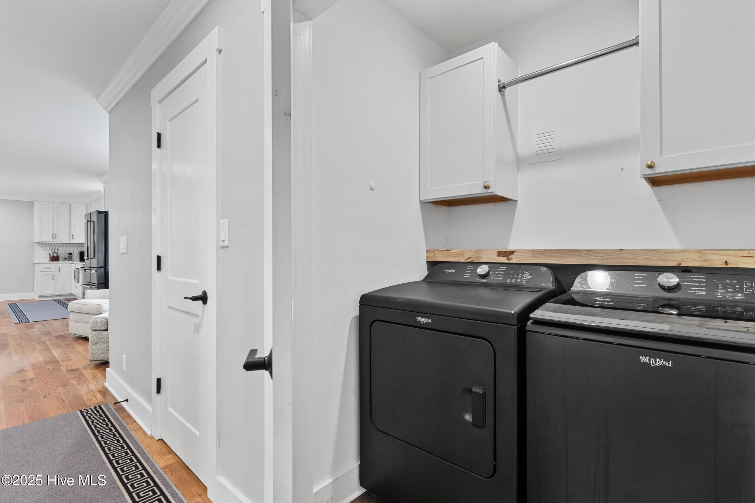 100561677 | Photo 48