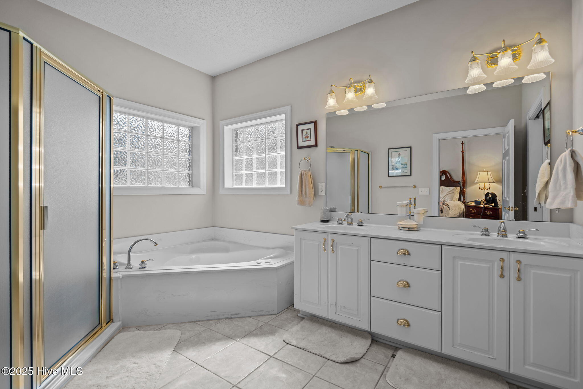 100521932 | Photo 25