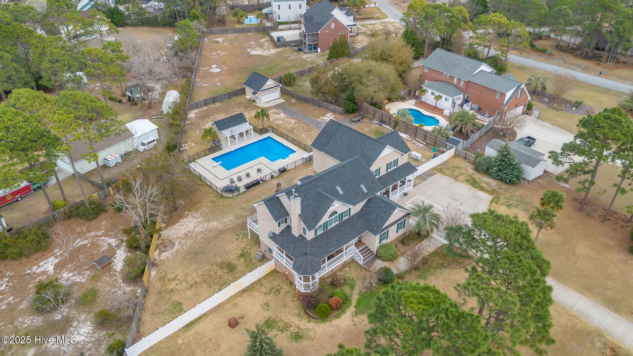 100494637 | Photo 108