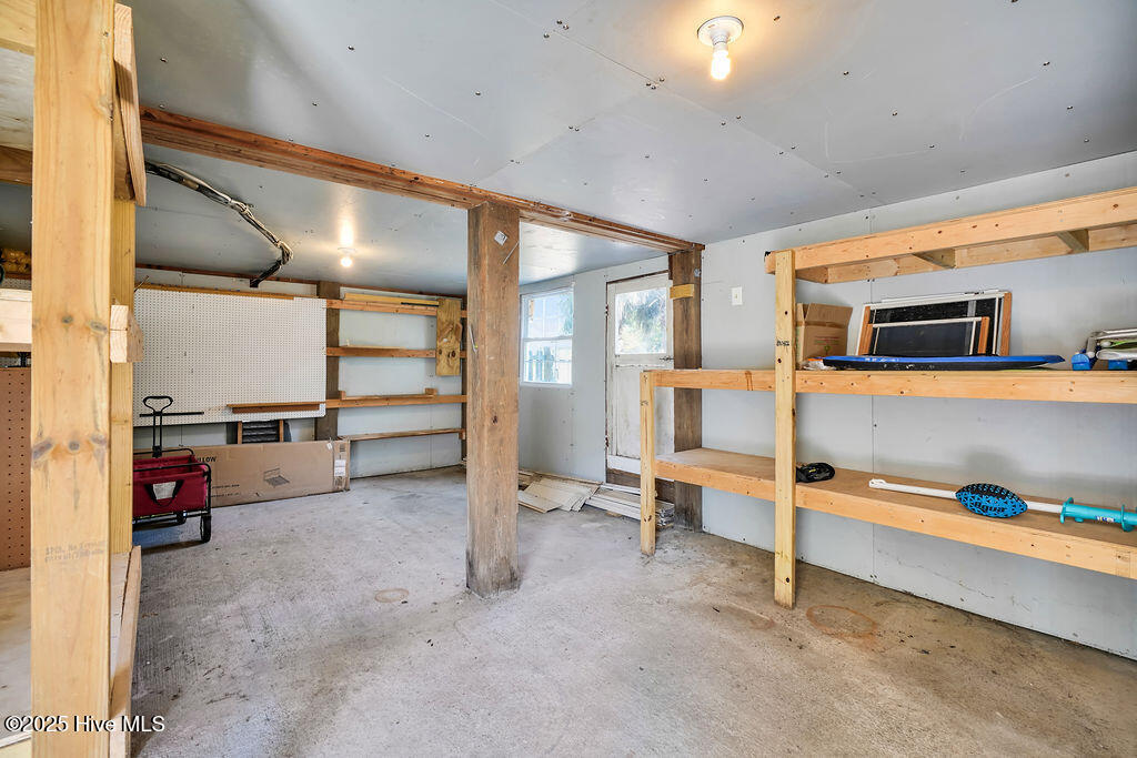 100532068 | Photo 33