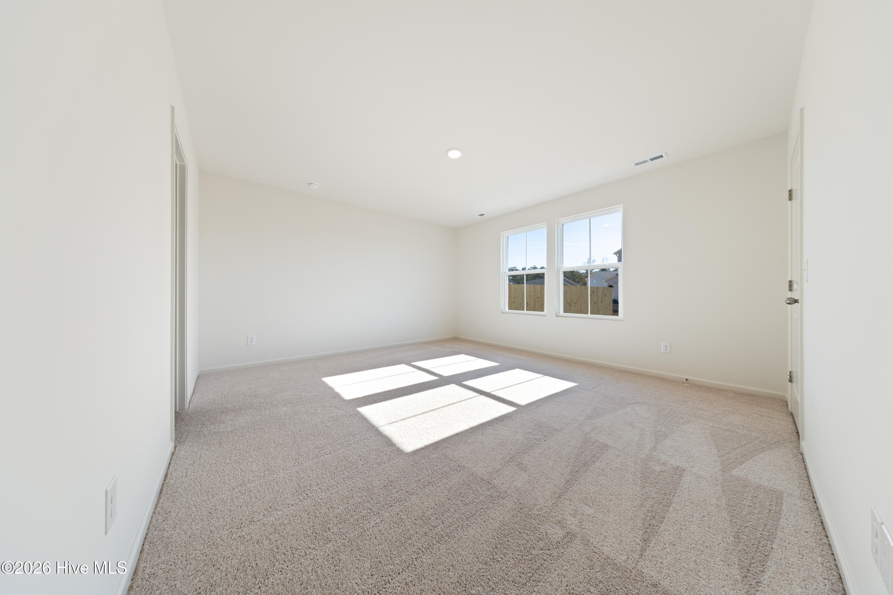 100546479 | Photo 13